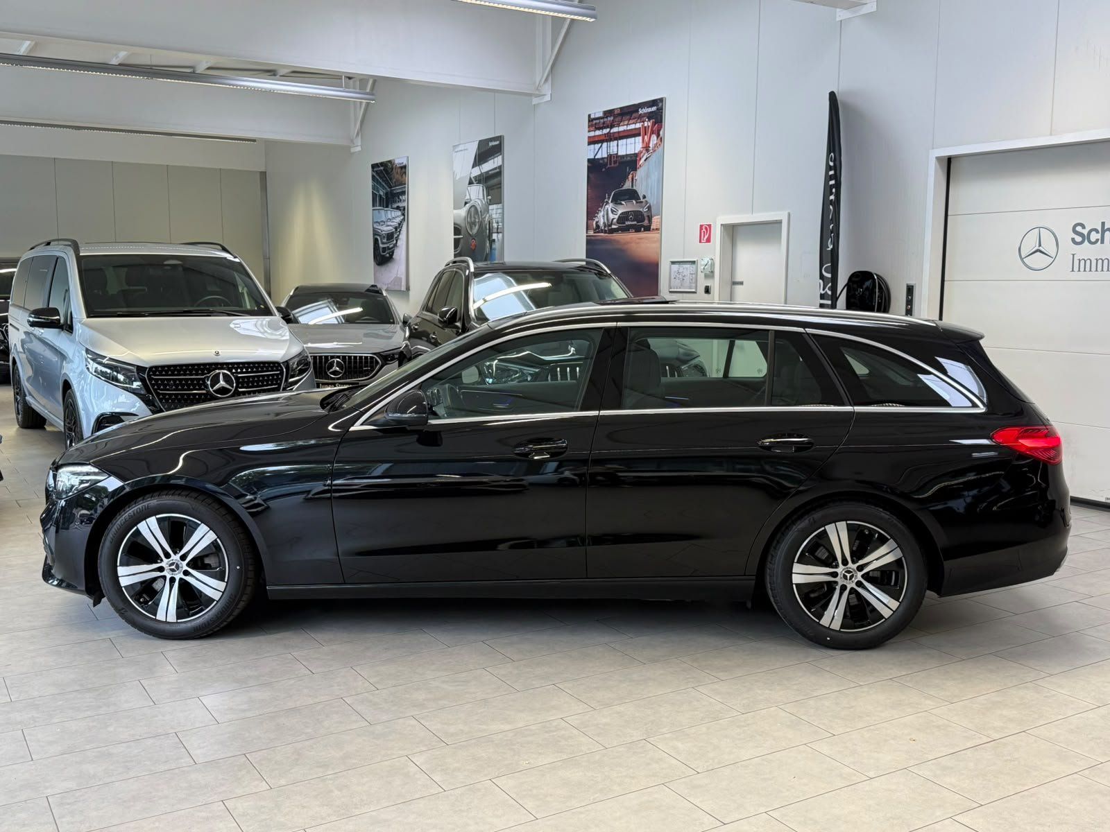 Fahrzeugabbildung Mercedes-Benz C 300 T AVANTGARDE ADV. TEMPOMAT+PANO+KEYLESS