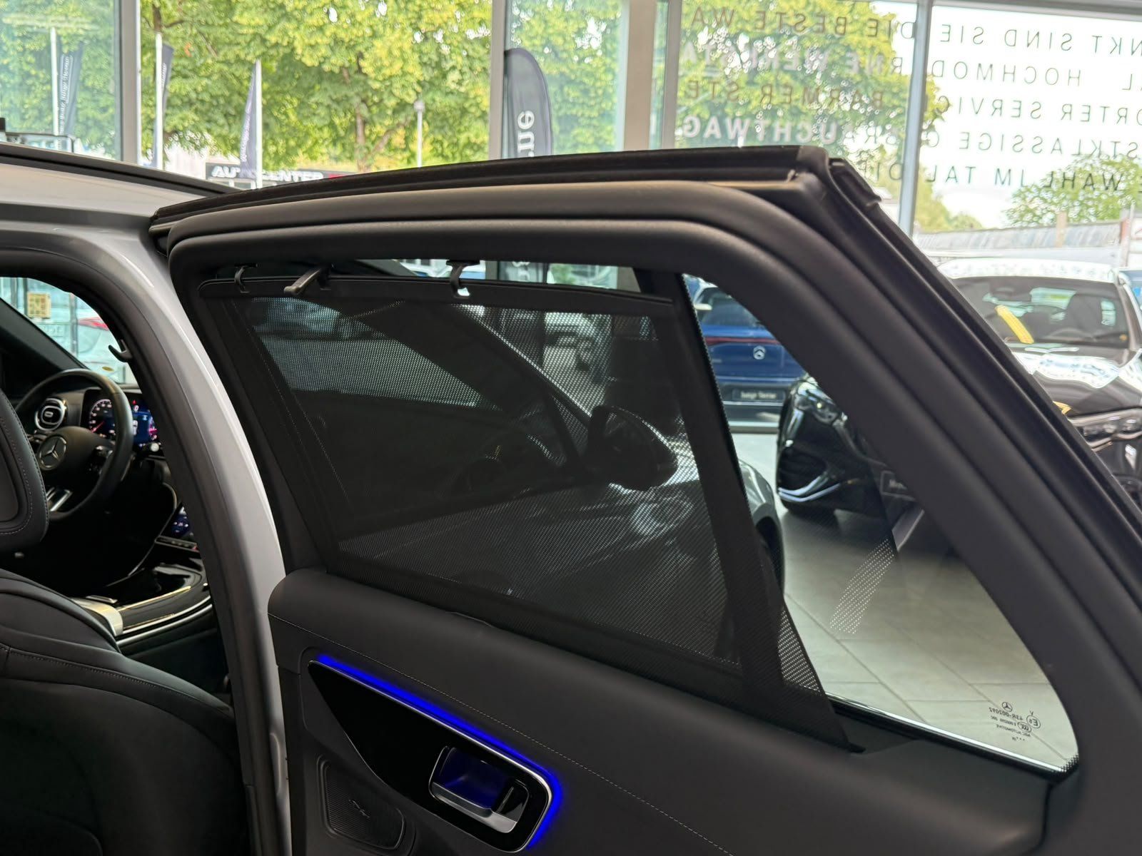Fahrzeugabbildung Mercedes-Benz C 180 T AMG STDHZ+AHK+NIGHT+TOTWINK+WINTERPAKET
