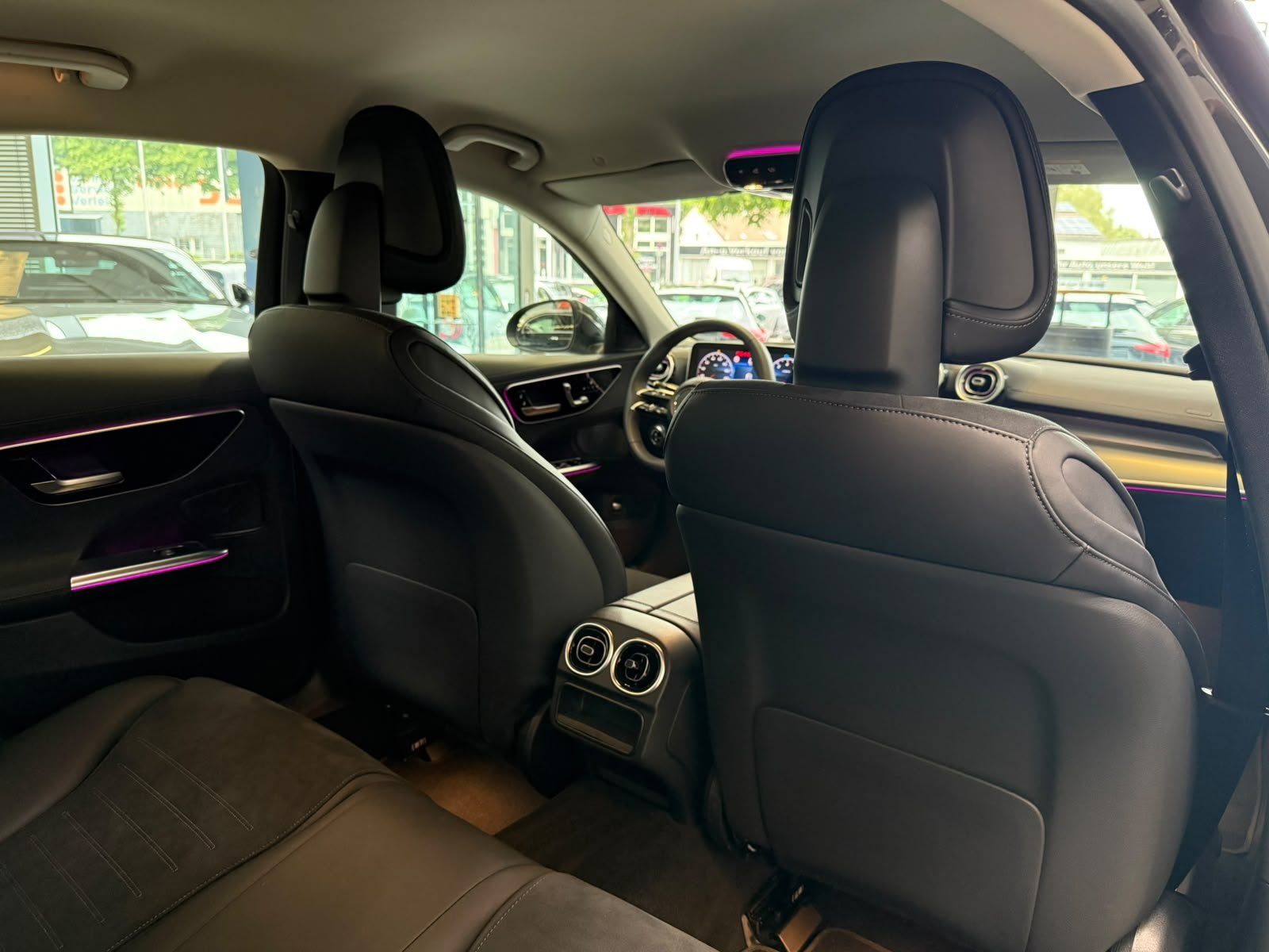 Fahrzeugabbildung Mercedes-Benz C 200 AMG MEMORY+KAMERA+CARPLAY+TOTW+LED+AMBIENT