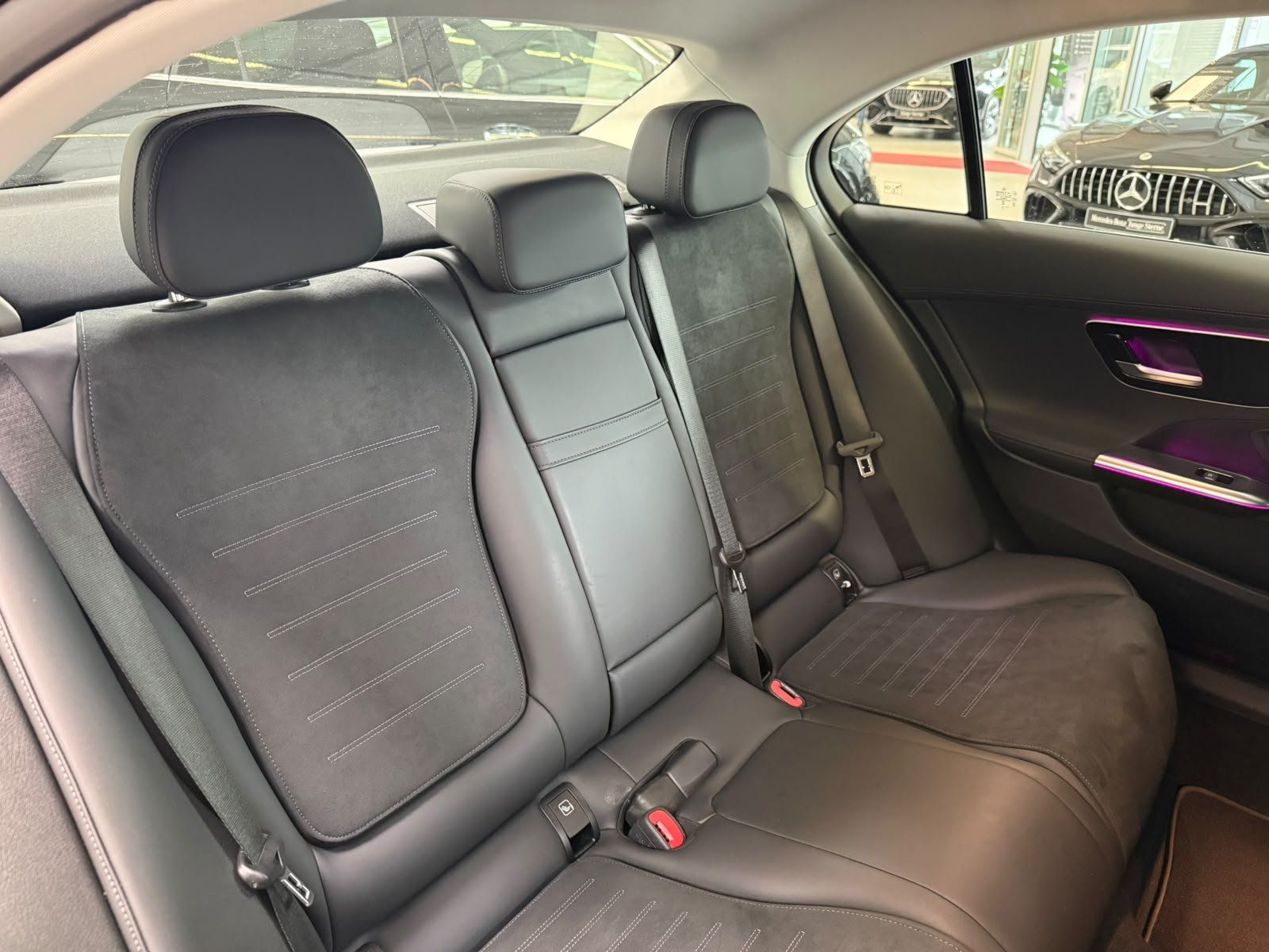 Fahrzeugabbildung Mercedes-Benz C 200 AMG MEMORY+KAMERA+CARPLAY+TOTW+LED+AMBIENT