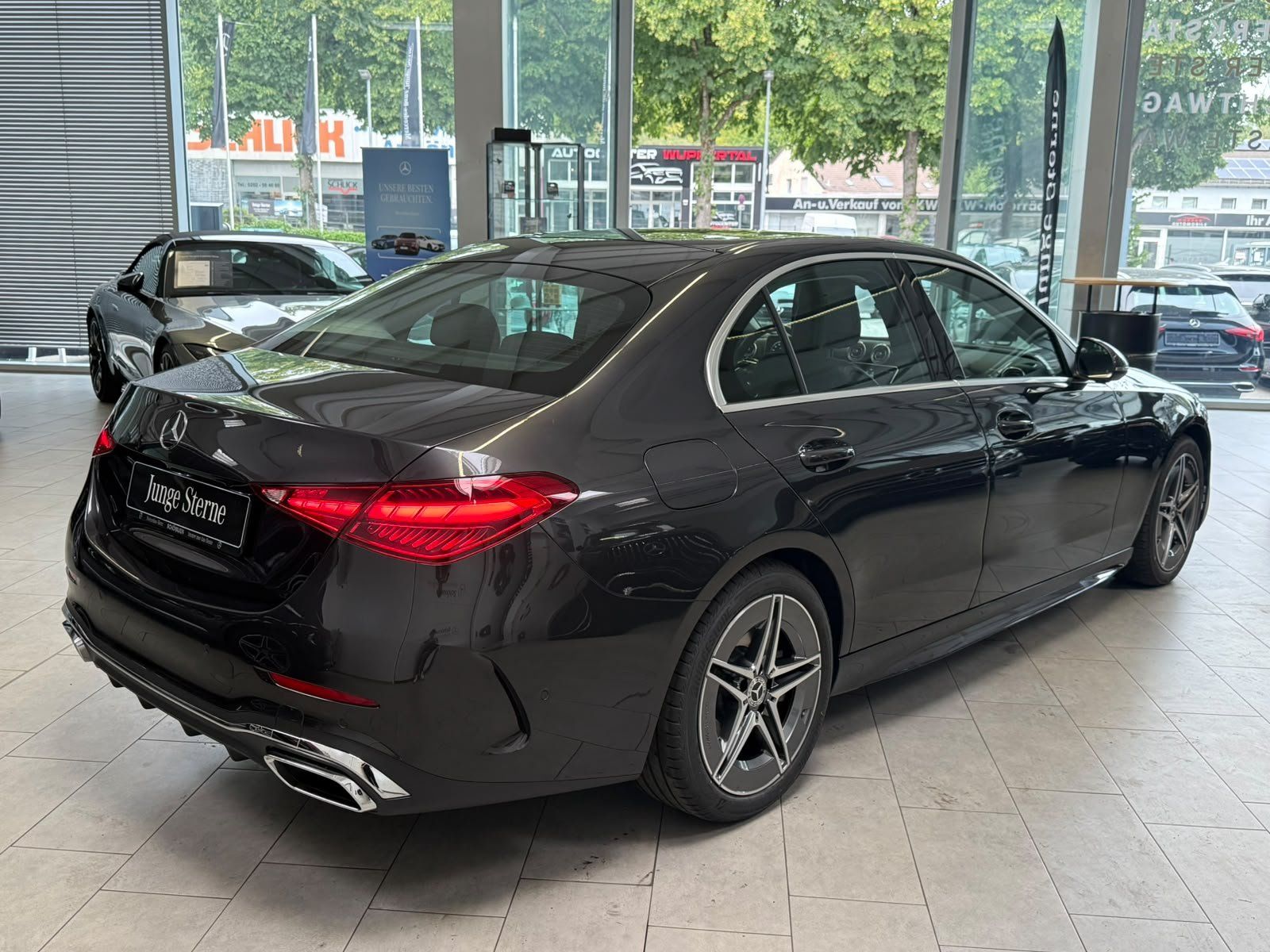 Fahrzeugabbildung Mercedes-Benz C 200 AMG MEMORY+KAMERA+CARPLAY+TOTW+LED+AMBIENT