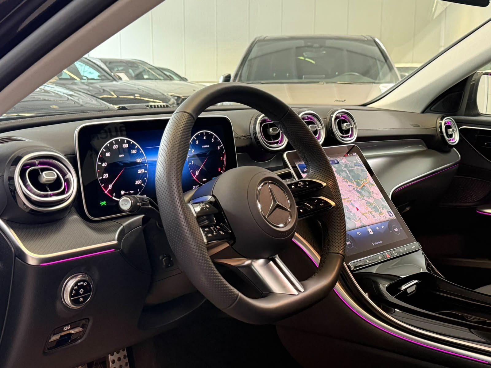 Fahrzeugabbildung Mercedes-Benz C 200 AMG MEMORY+KAMERA+CARPLAY+TOTW+LED+AMBIENT