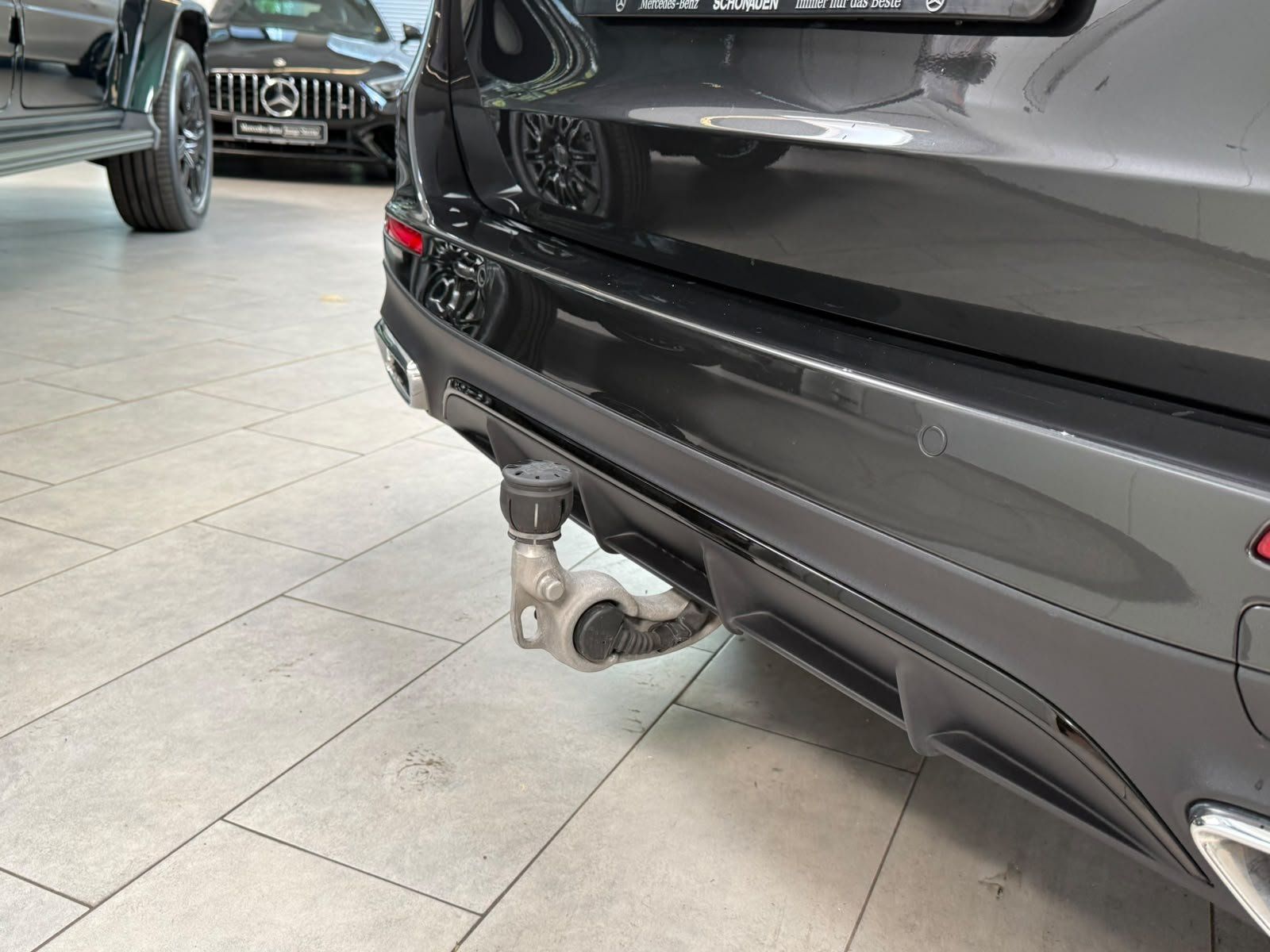Fahrzeugabbildung Mercedes-Benz E 200 T AMG ADVANCED PANO+AHK+NIGHT+GRAPHIT+19"