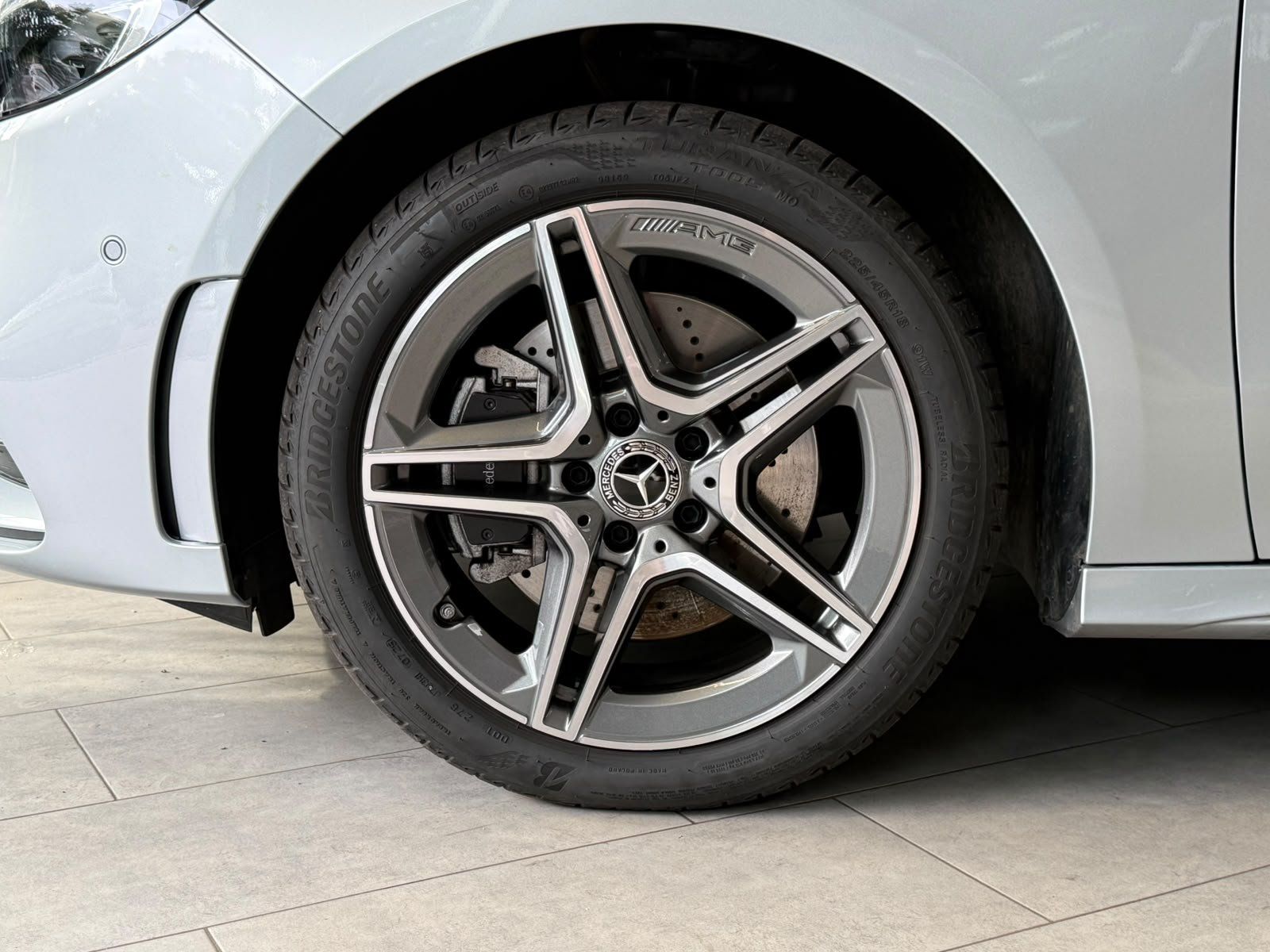Fahrzeugabbildung Mercedes-Benz B 250e AMG+KAMERA+TOTW+CARPLAY+KEYLESS+LED+DAB