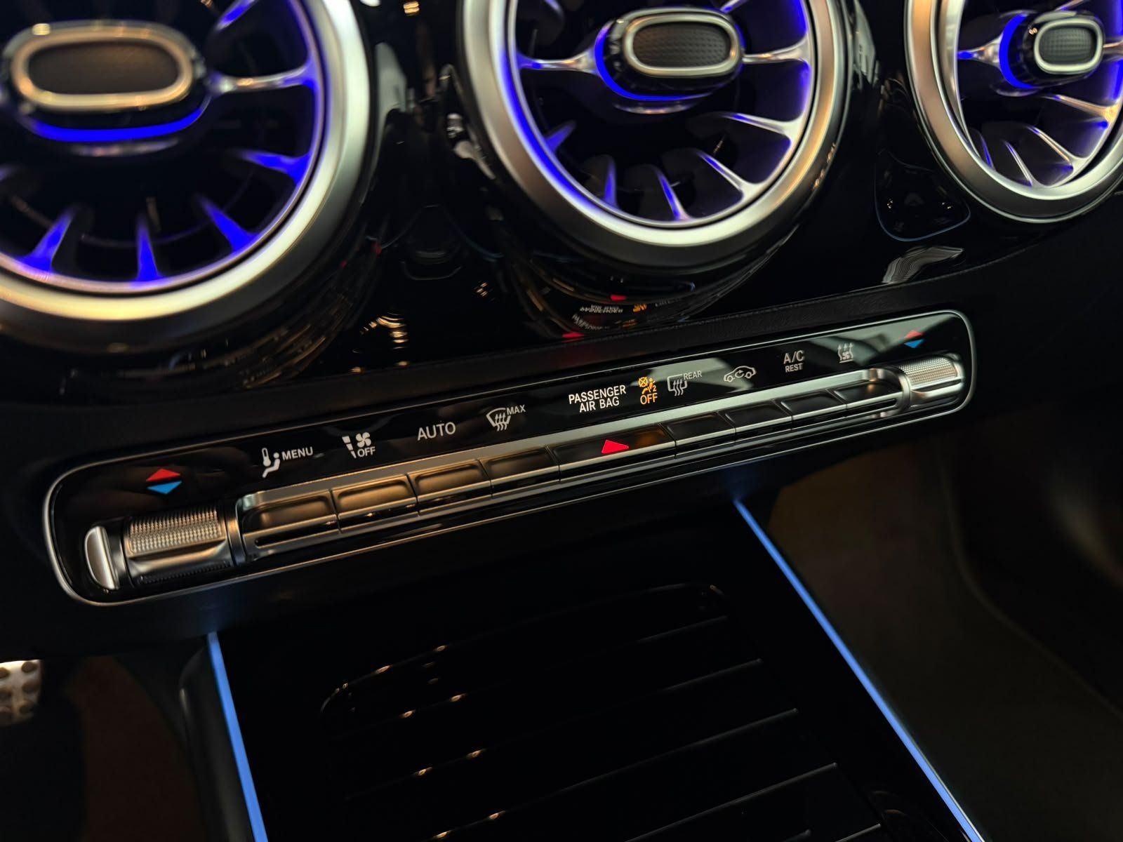 Fahrzeugabbildung Mercedes-Benz B 250e AMG+KAMERA+TOTW+CARPLAY+KEYLESS+LED+DAB