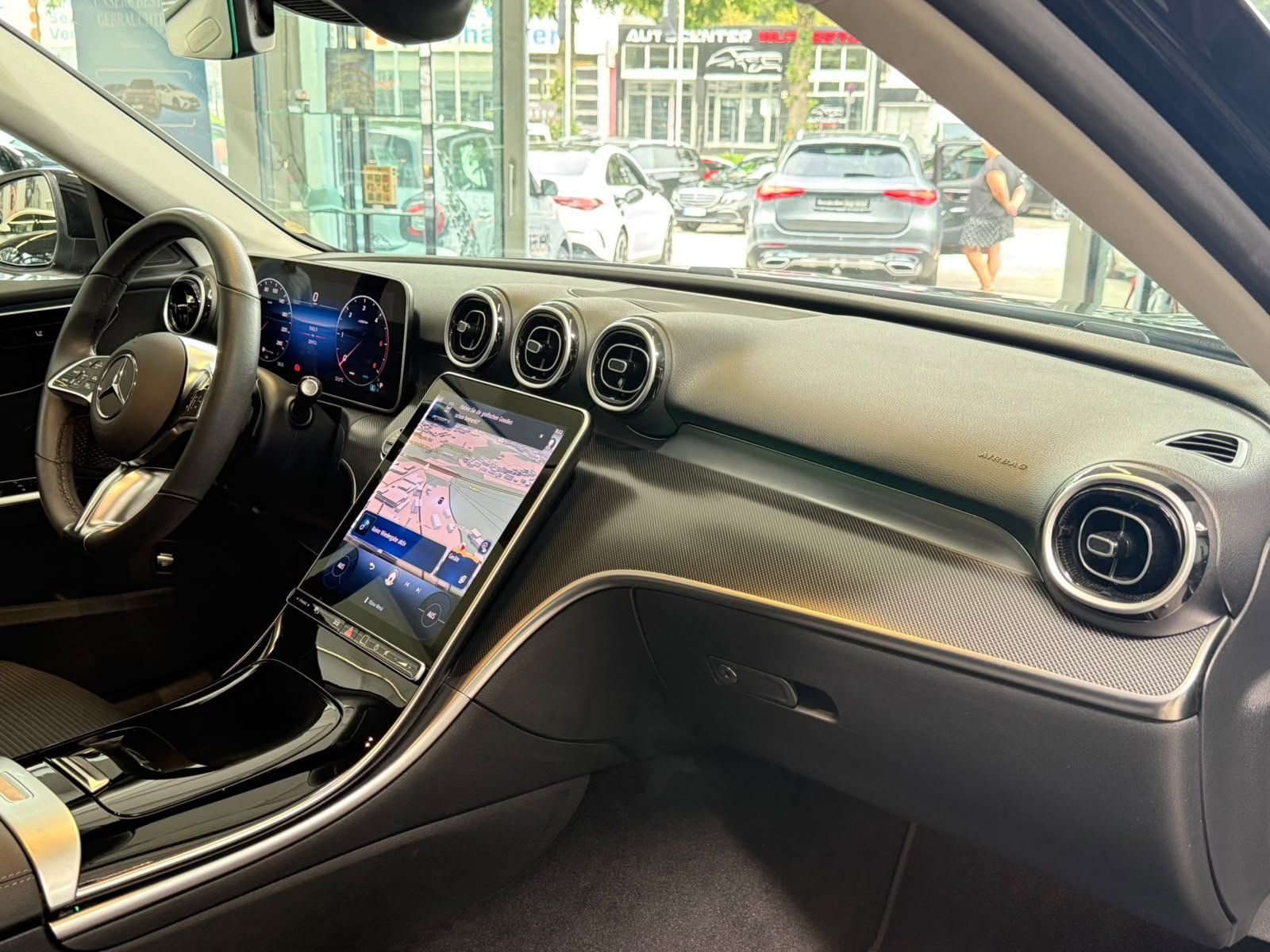 Fahrzeugabbildung Mercedes-Benz C 200 d T Avantgarde KAMERA+LED+CARPLAY+AMBIENTE