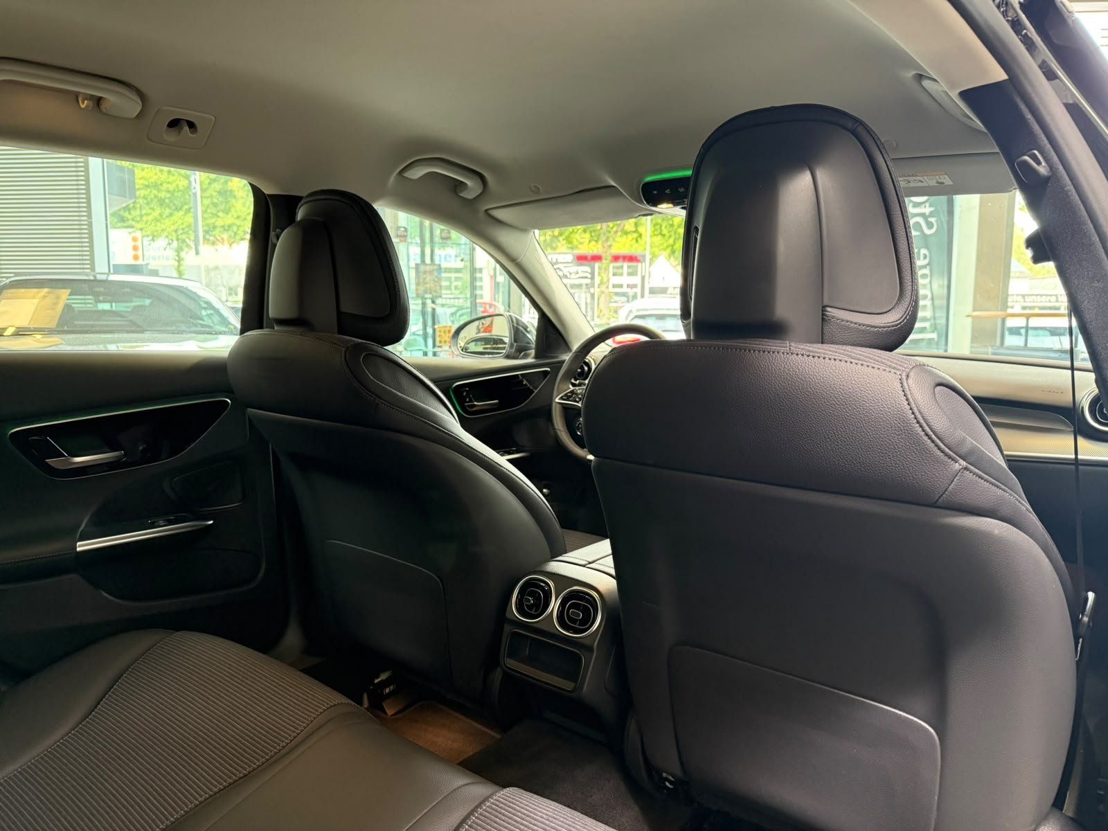 Fahrzeugabbildung Mercedes-Benz C 200 d T Avantgarde KAMERA+LED+CARPLAY+AMBIENTE