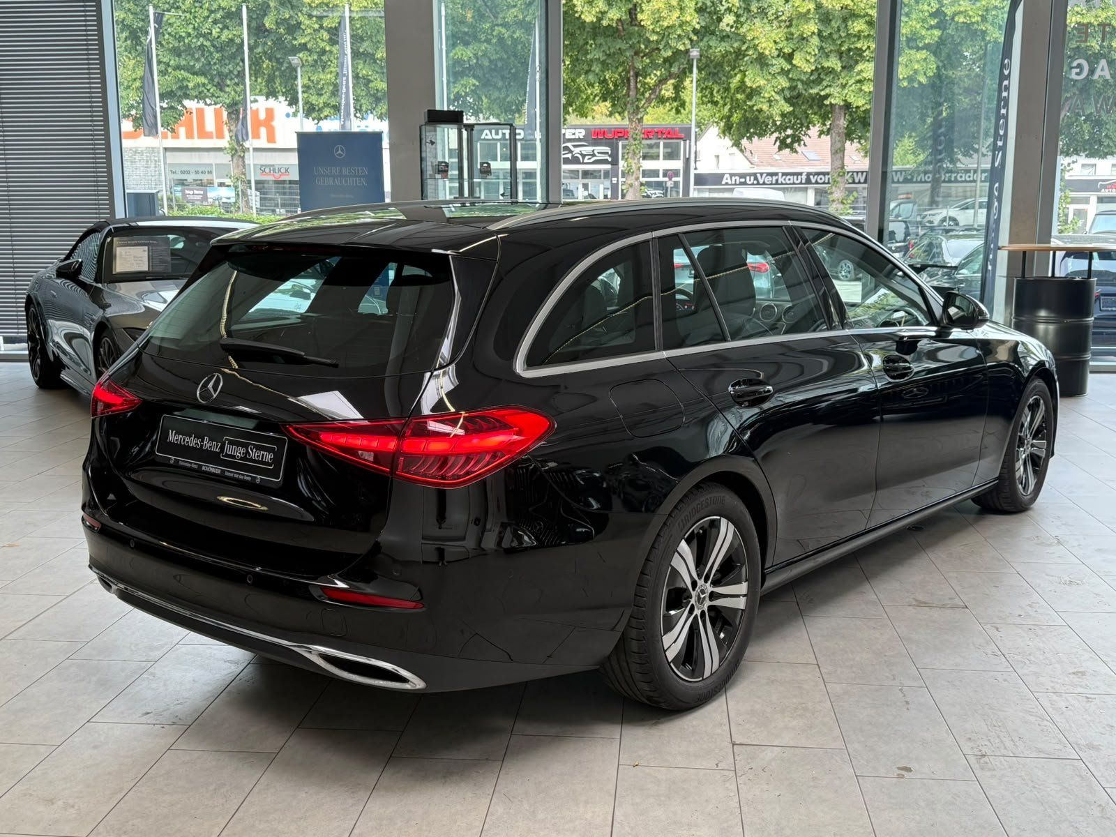 Fahrzeugabbildung Mercedes-Benz C 200 d T Avantgarde KAMERA+LED+CARPLAY+AMBIENTE