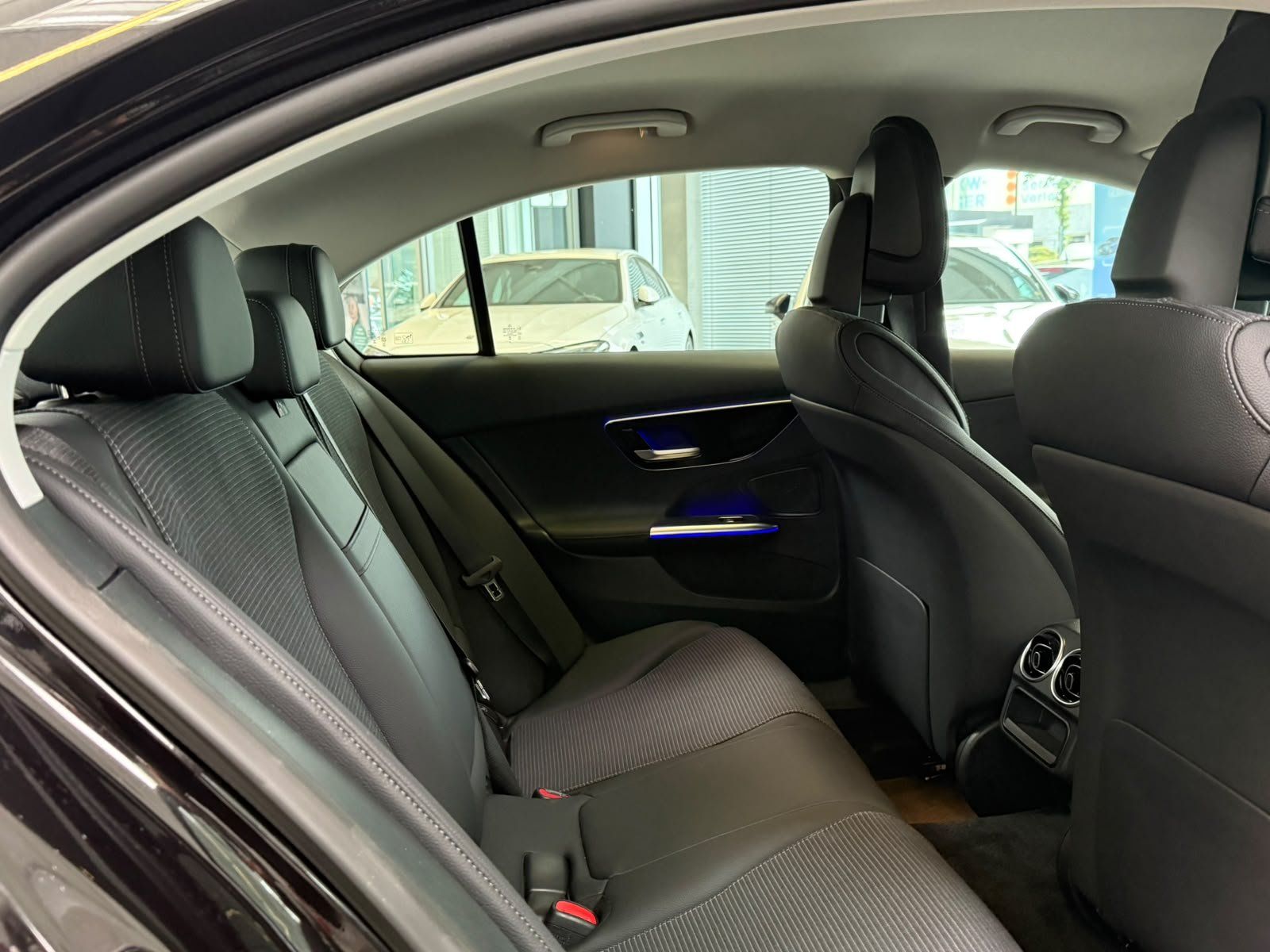 Fahrzeugabbildung Mercedes-Benz C 180 Avantgarde Adv. Plus+DIGITAL+360+WINTERPKT