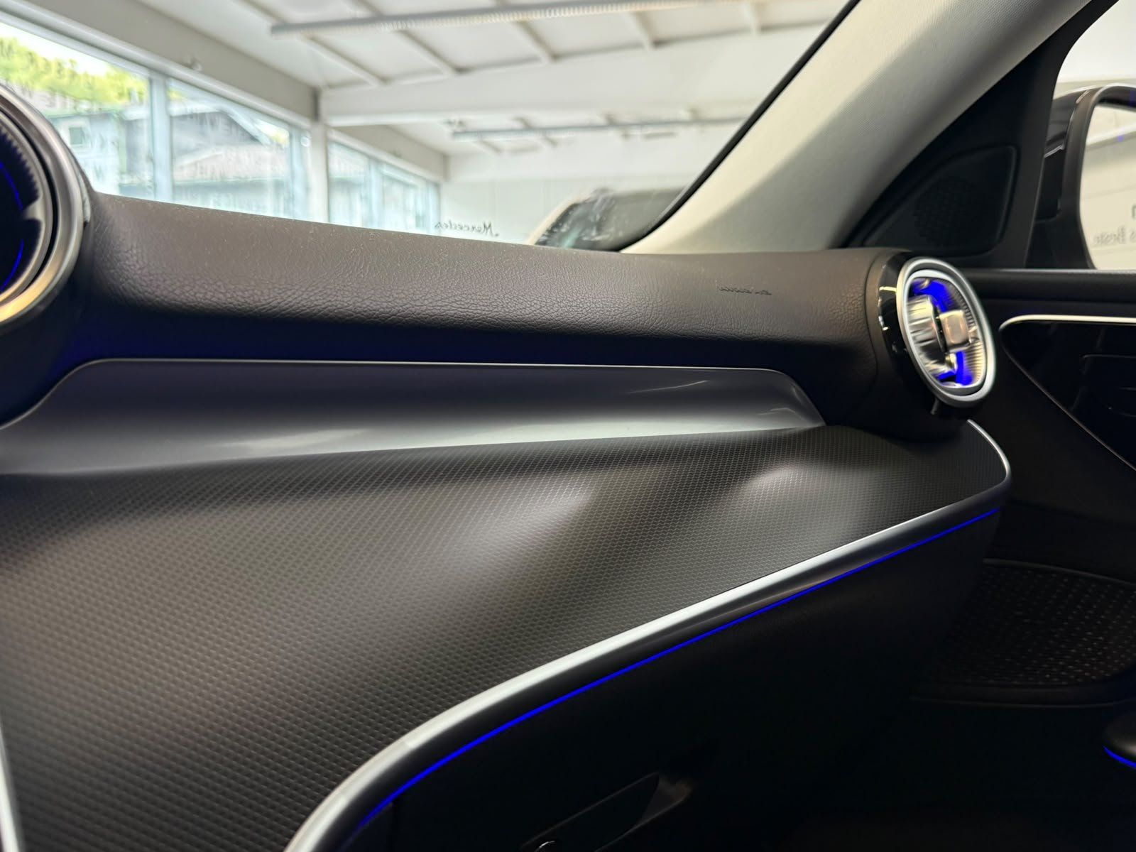 Fahrzeugabbildung Mercedes-Benz C 180 Avantgarde Adv. Plus+DIGITAL+360+WINTERPKT