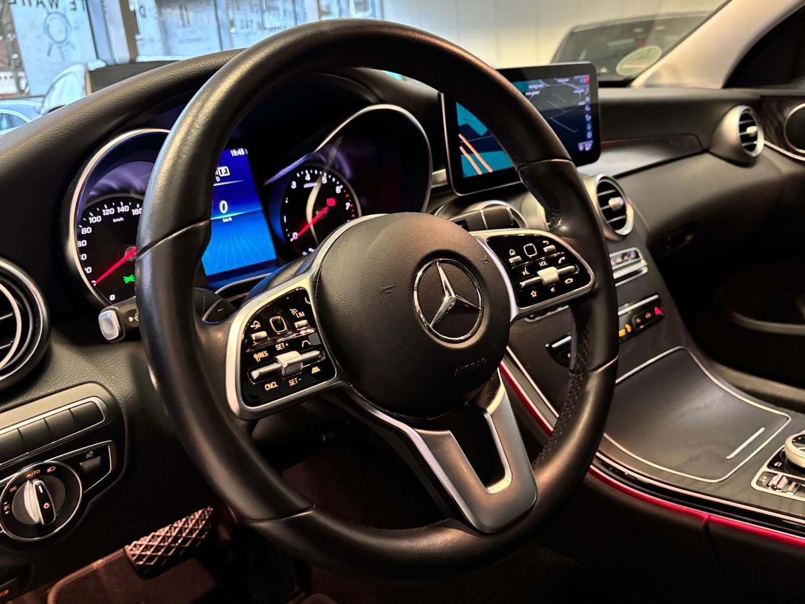 Fahrzeugabbildung Mercedes-Benz C 300e Avantgarde DISTR+KAMERA+TOTW+LED+SPUR+DAB