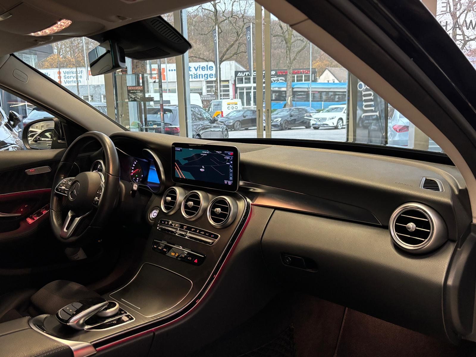 Fahrzeugabbildung Mercedes-Benz C 300e Avantgarde DISTR+KAMERA+TOTW+LED+SPUR+DAB