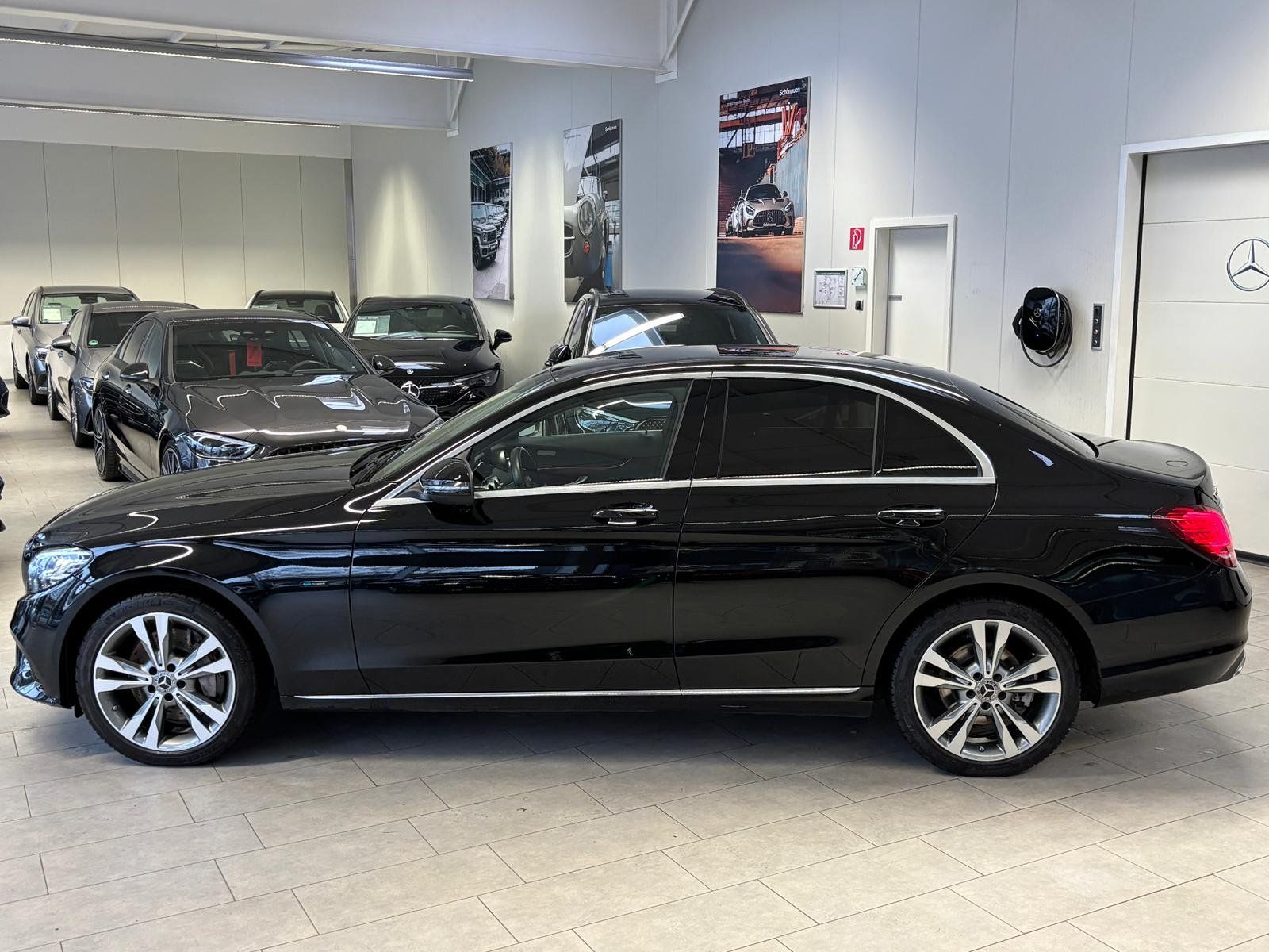 Fahrzeugabbildung Mercedes-Benz C 300e Avantgarde DISTR+KAMERA+TOTW+LED+SPUR+DAB