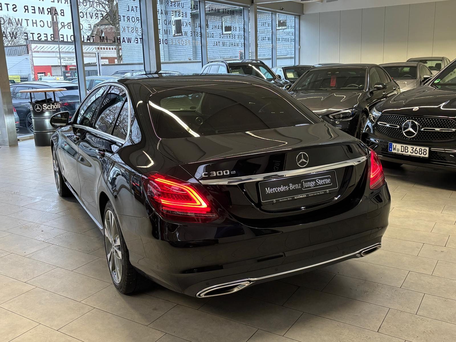 Fahrzeugabbildung Mercedes-Benz C 300e Avantgarde DISTR+KAMERA+TOTW+LED+SPUR+DAB