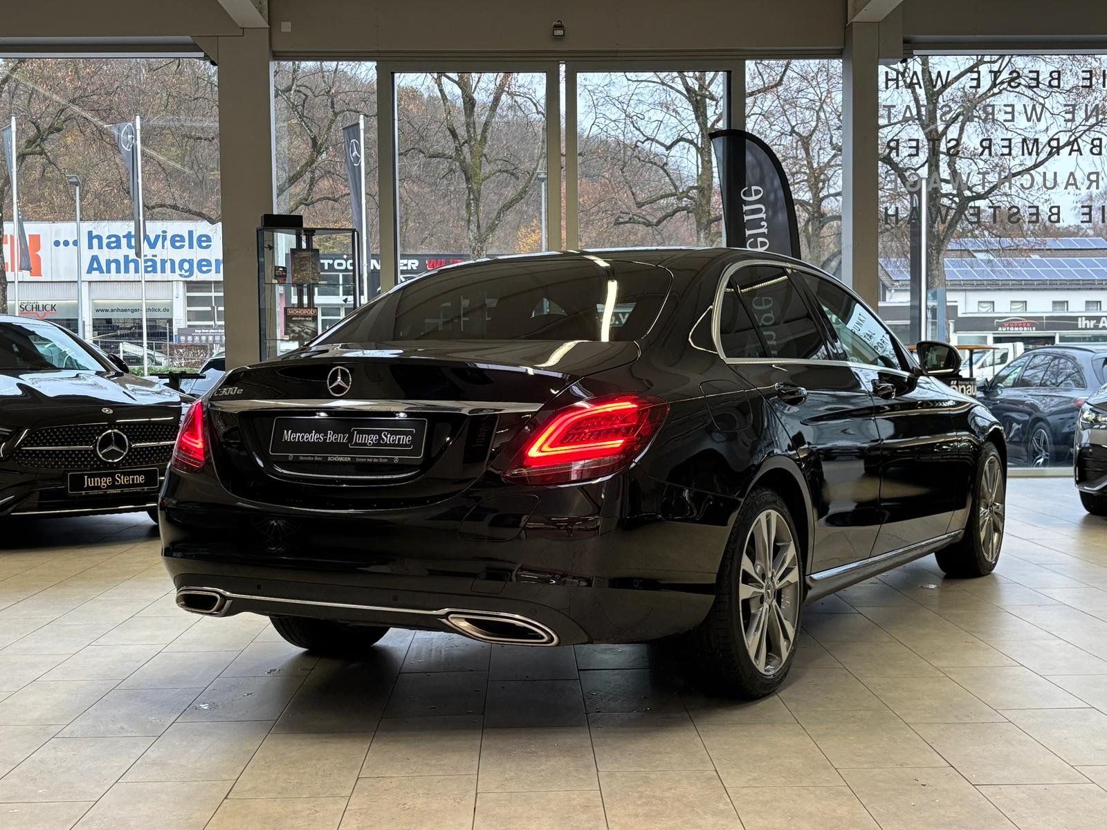 Fahrzeugabbildung Mercedes-Benz C 300e Avantgarde DISTR+KAMERA+TOTW+LED+SPUR+DAB