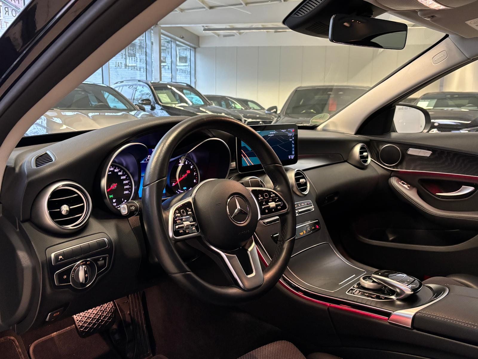 Fahrzeugabbildung Mercedes-Benz C 300e Avantgarde DISTR+KAMERA+TOTW+LED+SPUR+DAB