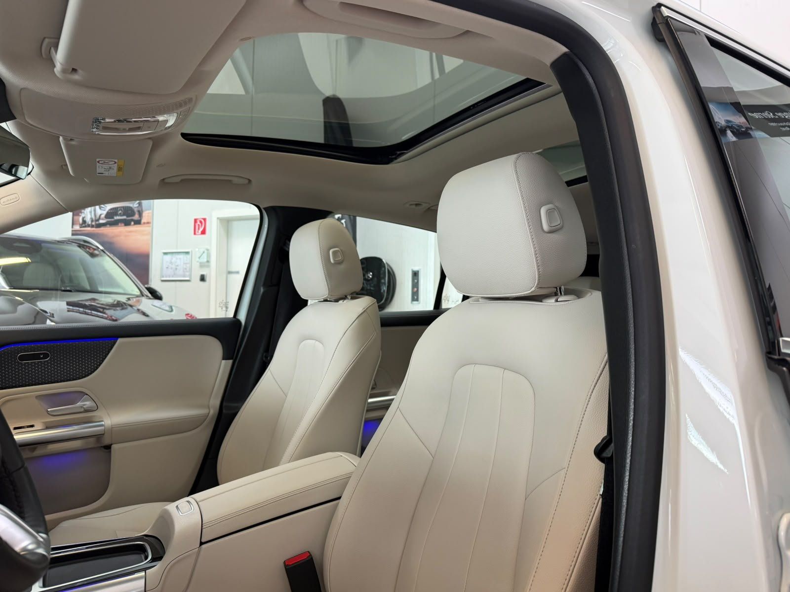 Fahrzeugabbildung Mercedes-Benz EQA 250+ PROGRESSIVE ADV.PLUS+DISTR+PANO+FAP+AHK