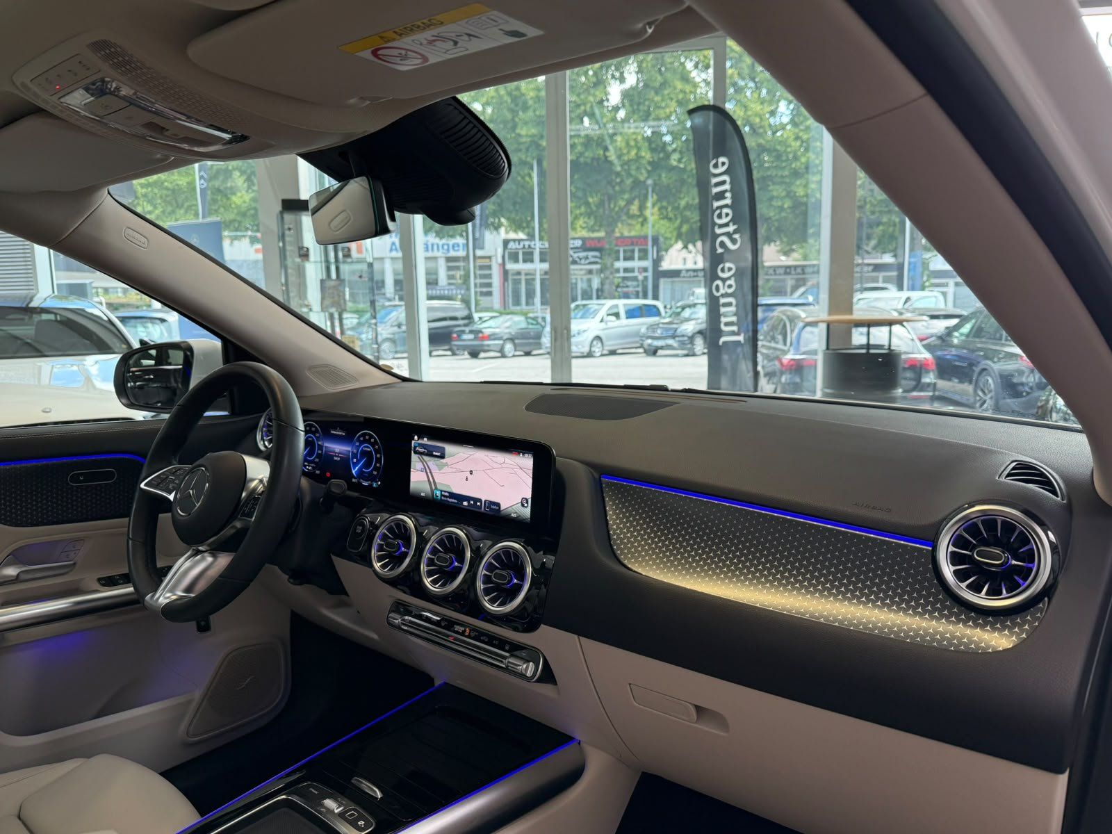 Fahrzeugabbildung Mercedes-Benz EQA 250+ PROGRESSIVE ADV.PLUS+DISTR+PANO+FAP+AHK