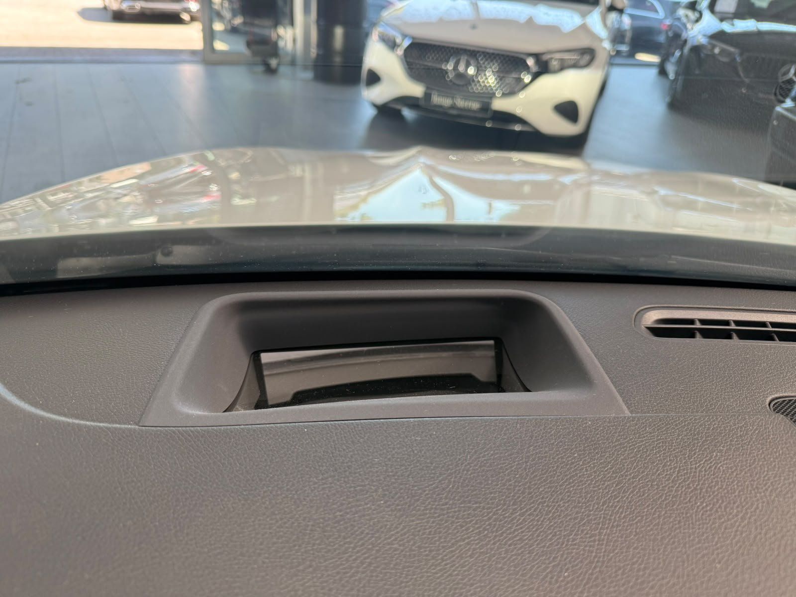 Fahrzeugabbildung Mercedes-Benz CLA 220 d AMG PREMIUM PLUS+NP69t€+19"+BURM+NIGHT