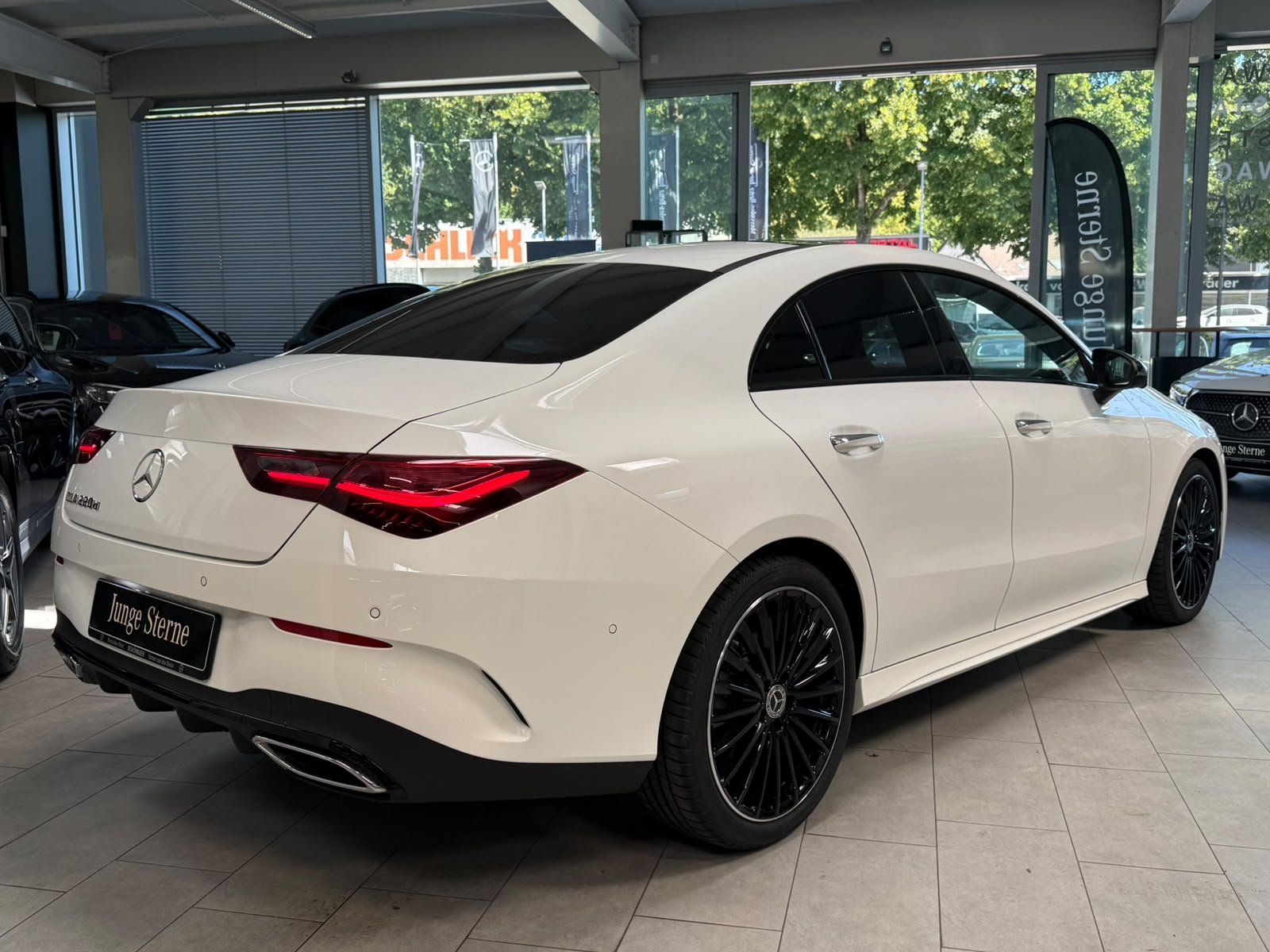 Fahrzeugabbildung Mercedes-Benz CLA 220 d AMG PREMIUM PLUS+NP69t€+19"+BURM+NIGHT