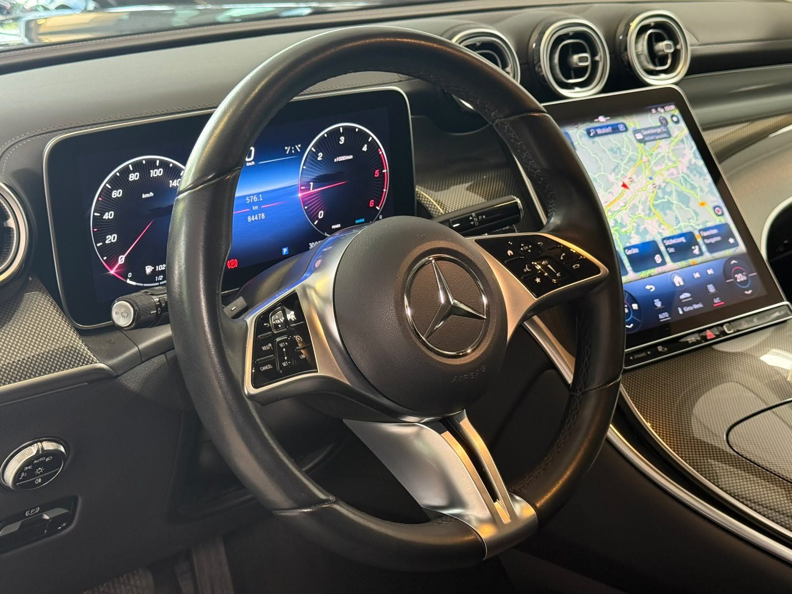 Fahrzeugabbildung Mercedes-Benz GLC 220d 4M AVANTG.ADV.PLUS+AHK+MEMORY+TOTWINKEL