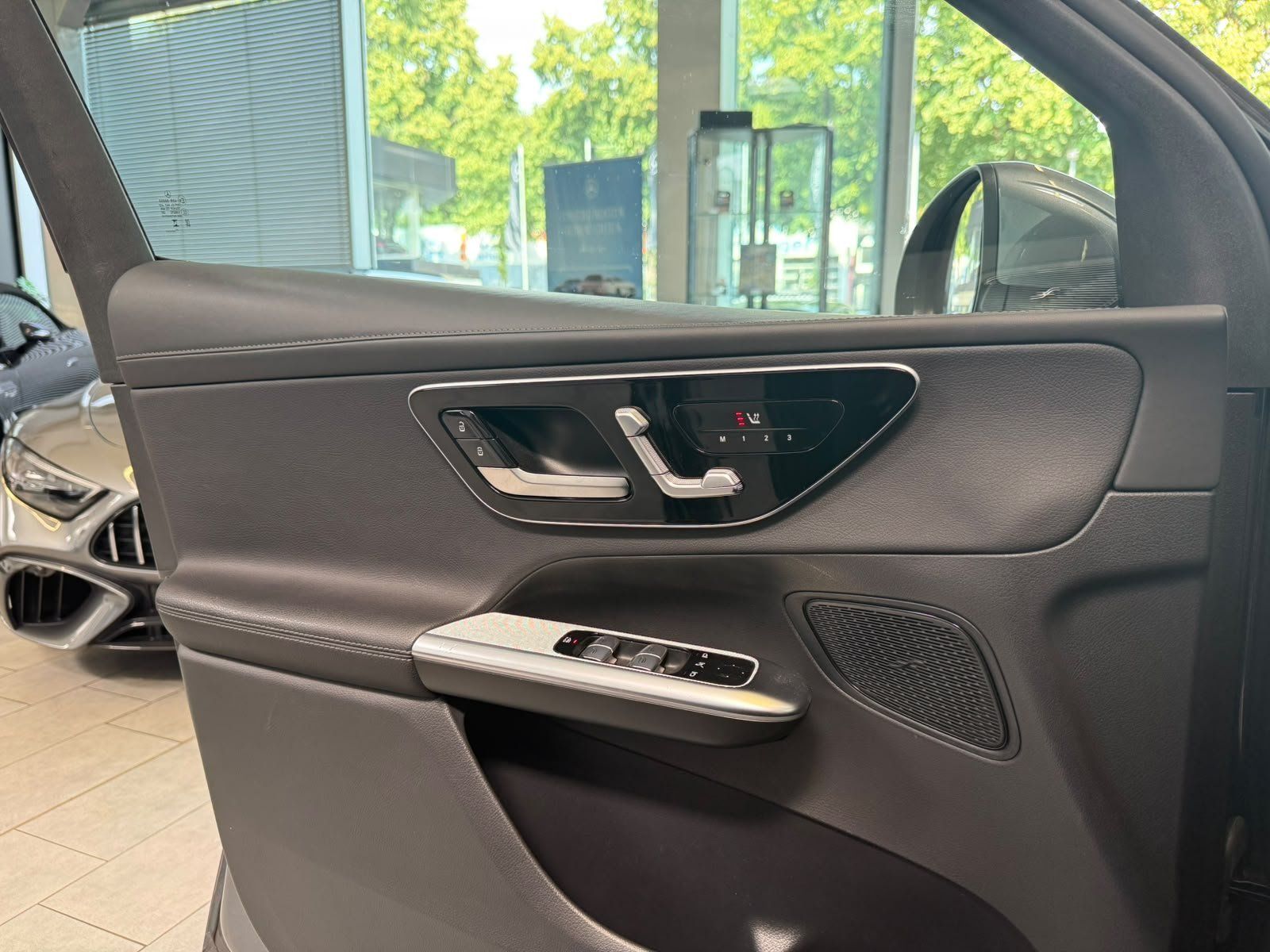 Fahrzeugabbildung Mercedes-Benz GLC 220d 4M AVANTG.ADV.PLUS+AHK+MEMORY+TOTWINKEL