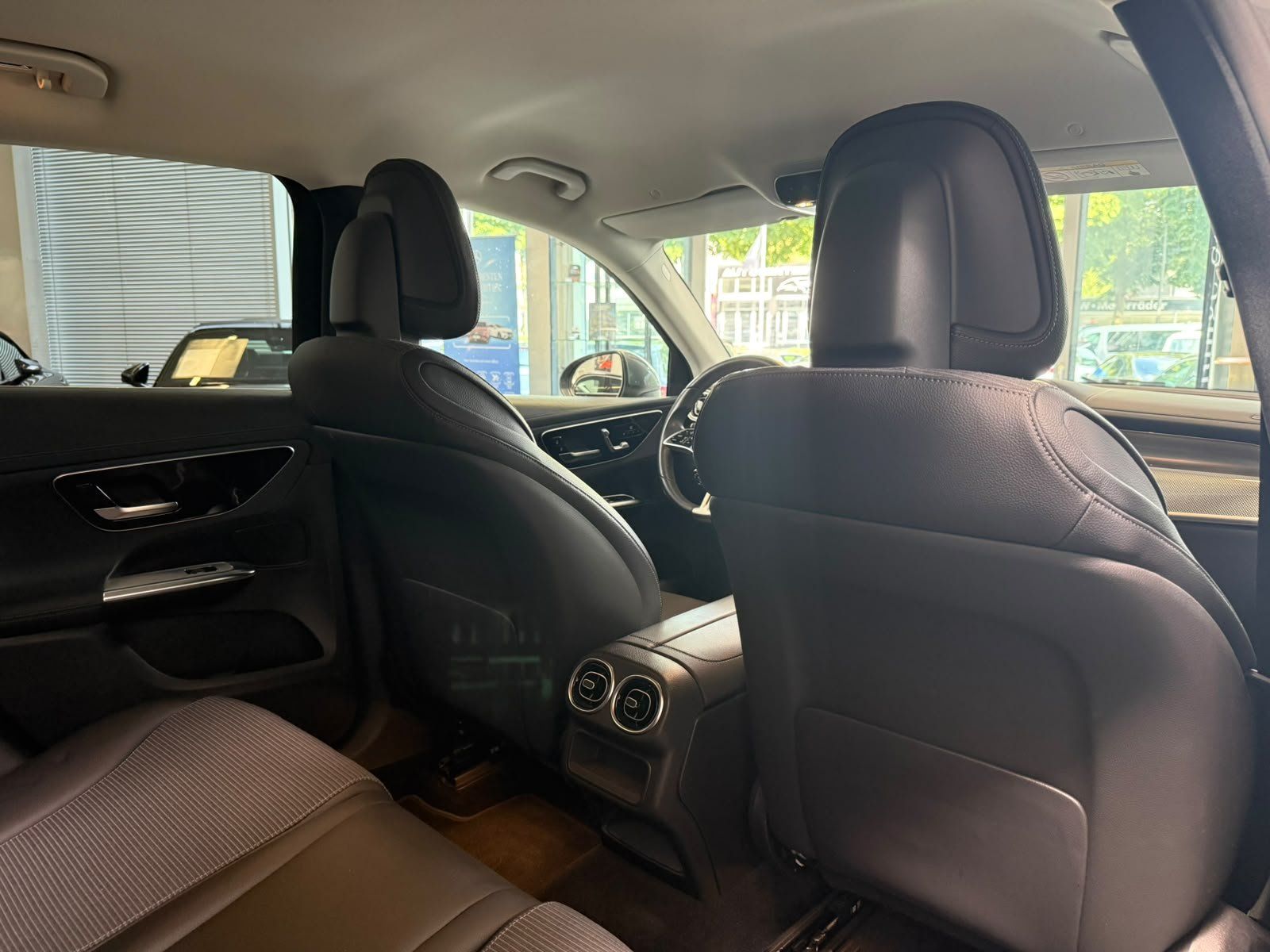 Fahrzeugabbildung Mercedes-Benz GLC 220d 4M AVANTG.ADV.PLUS+AHK+MEMORY+TOTWINKEL