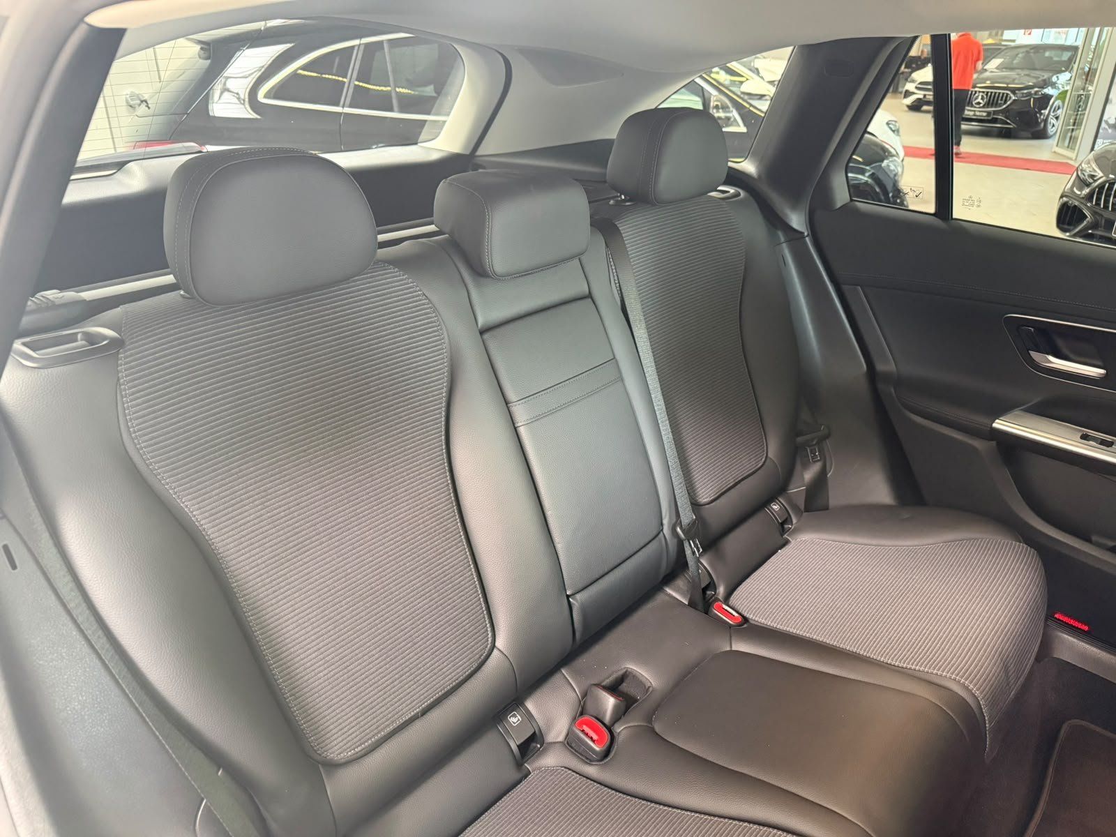 Fahrzeugabbildung Mercedes-Benz GLC 220d 4M AVANTG.ADV.PLUS+AHK+MEMORY+TOTWINKEL