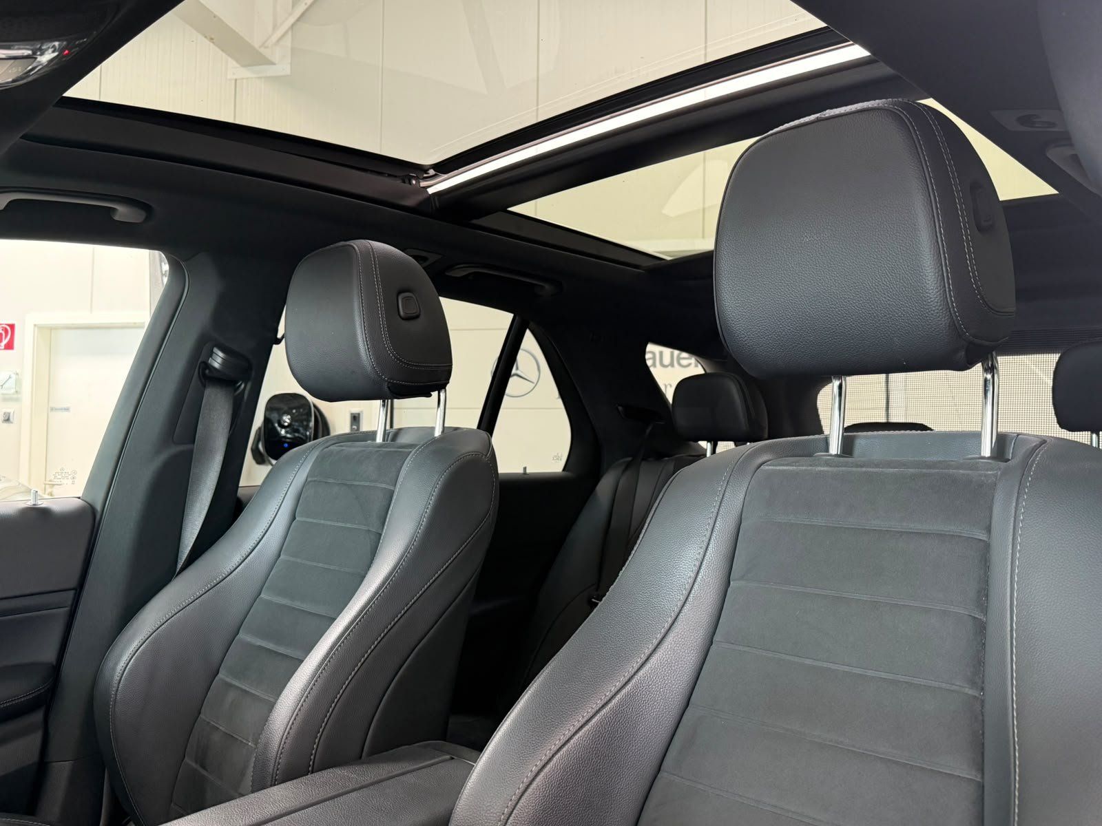 Fahrzeugabbildung Mercedes-Benz GLE 350 de 4M AMG FACELIFT+PANO+AIR+AHK+360+BURM