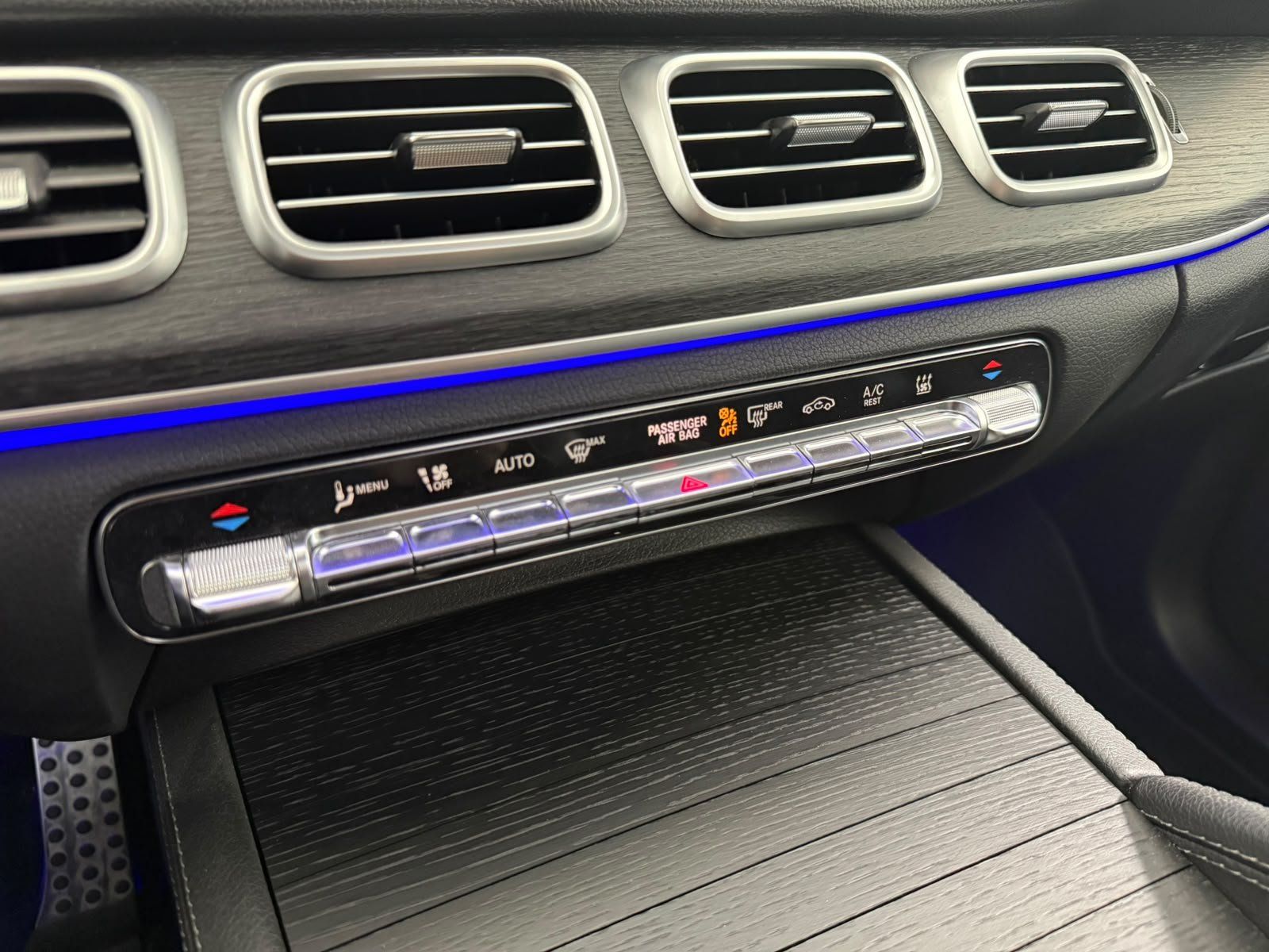 Fahrzeugabbildung Mercedes-Benz GLE 350 de 4M AMG FACELIFT+PANO+AIR+AHK+360+BURM