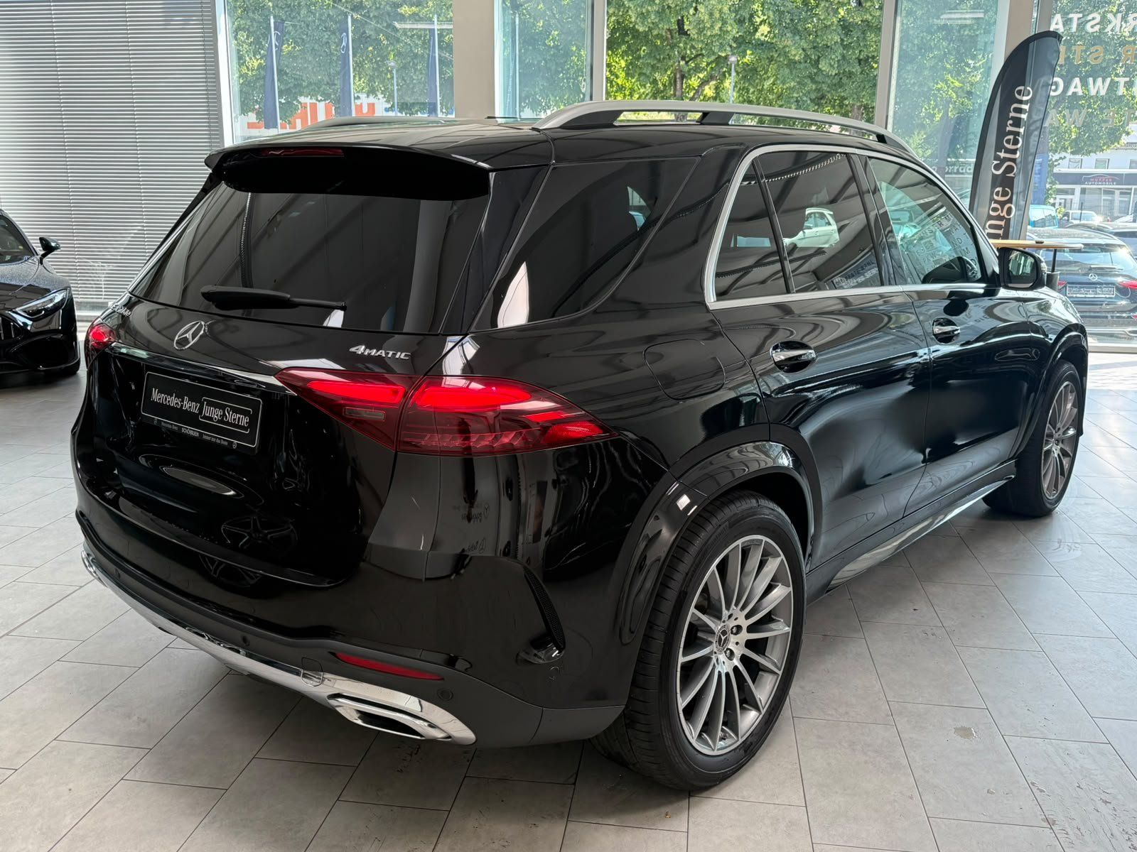 Fahrzeugabbildung Mercedes-Benz GLE 350 de 4M AMG FACELIFT+PANO+AIR+AHK+360+BURM