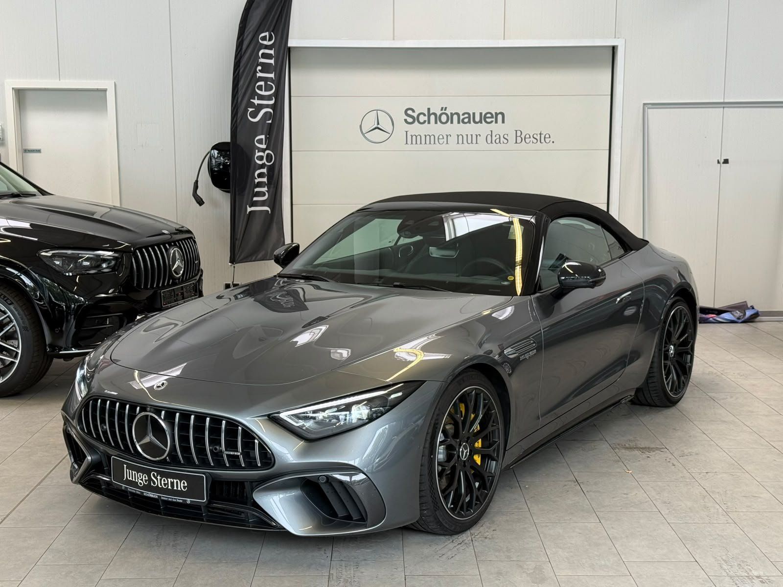 Fahrzeugabbildung Mercedes-Benz SL 63 4M+ CARBON+PERF+BURM+DISTR+DIGITAL+MEMORY