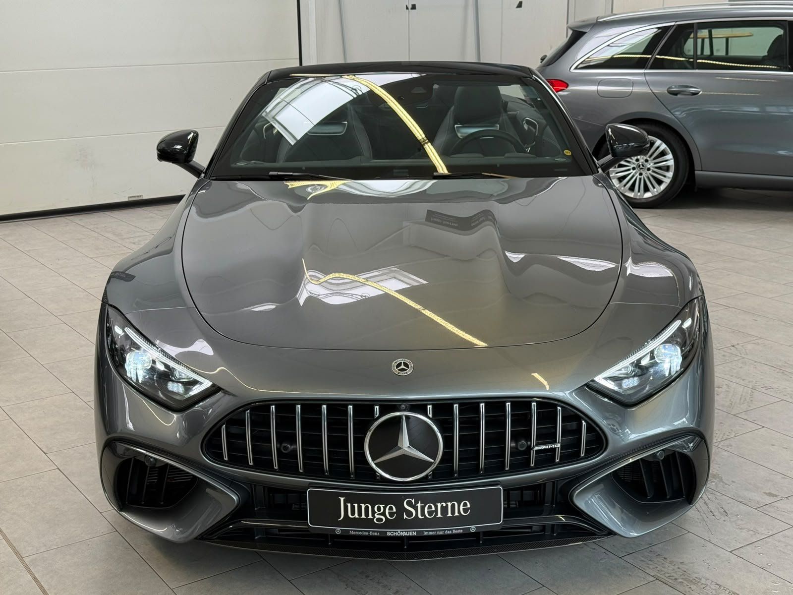 Fahrzeugabbildung Mercedes-Benz SL 63 4M+ CARBON+PERF+BURM+DISTR+DIGITAL+MEMORY