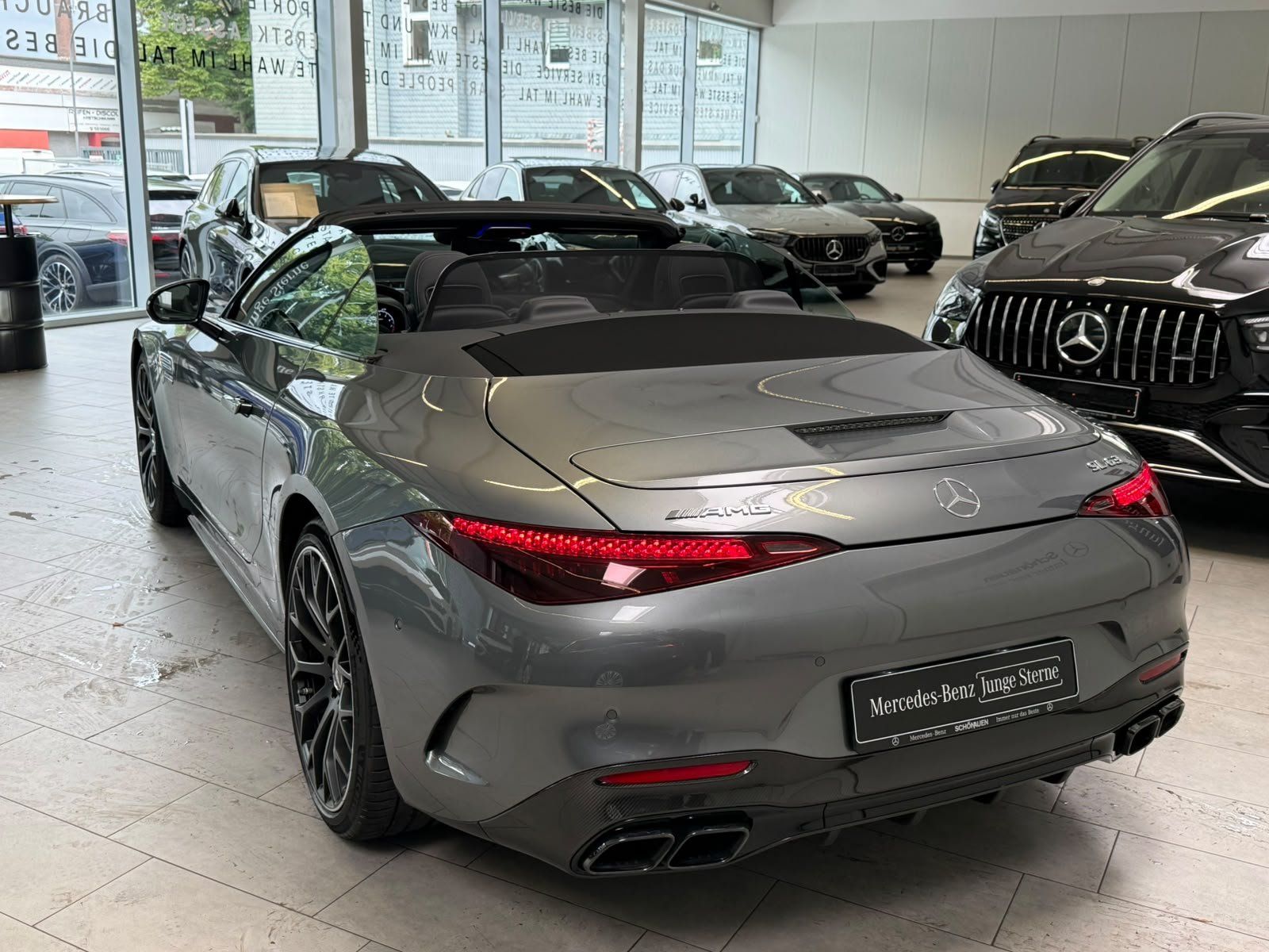 Fahrzeugabbildung Mercedes-Benz SL 63 4M+ CARBON+PERF+BURM+DISTR+DIGITAL+MEMORY
