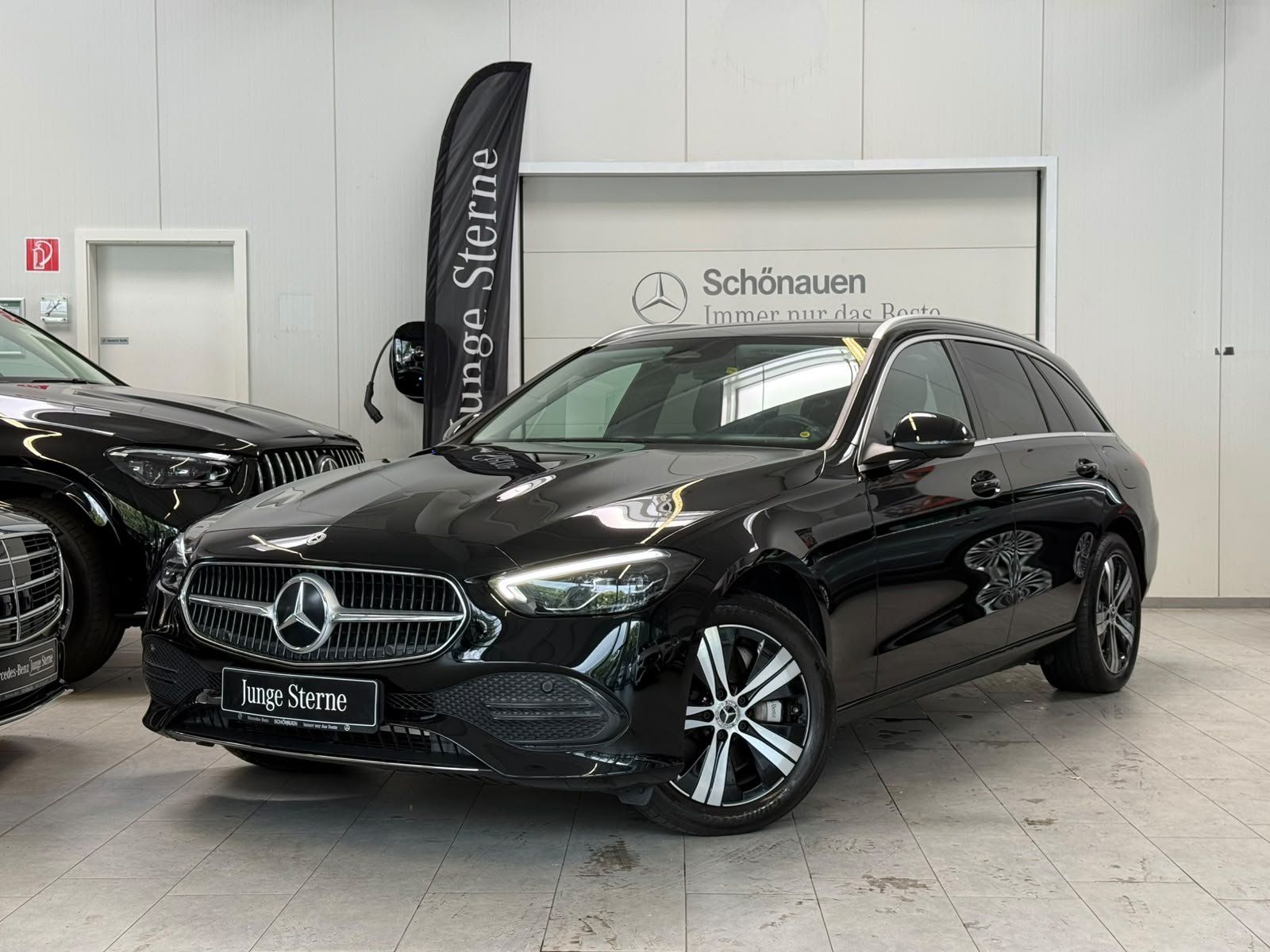 Mercedes-Benz C 300 e T AVANTGARDE+DISTR+AHK+KAMERA+KEYLESS
