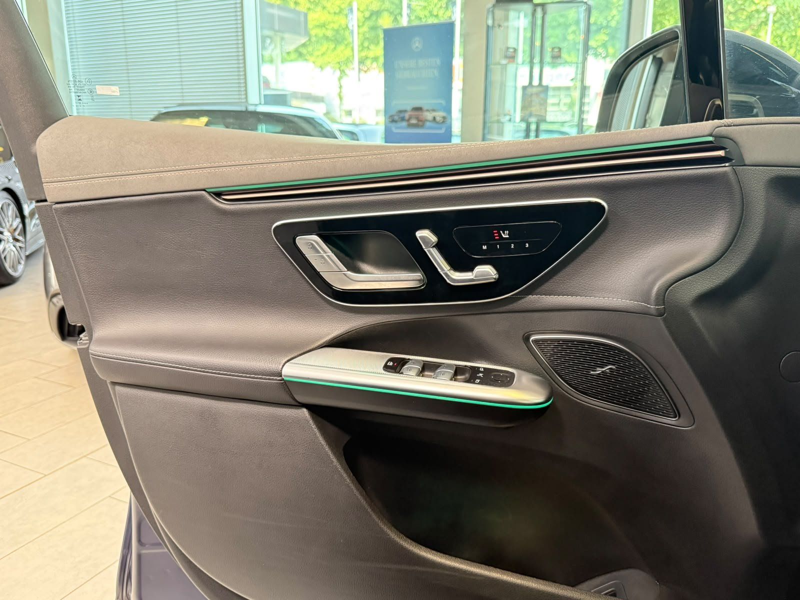 Fahrzeugabbildung Mercedes-Benz EQE 350+ SUV PANO+SOUND+360°+DISTRO+MEMO+DIGITAL