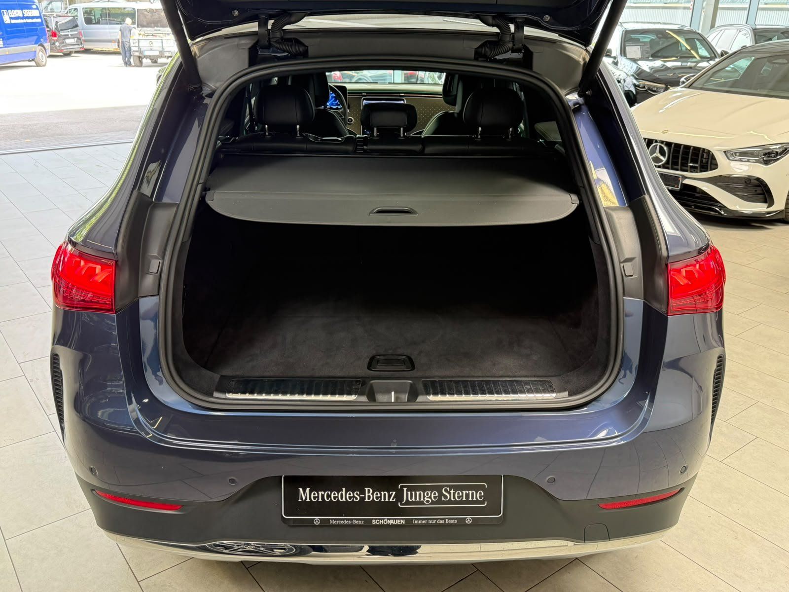 Fahrzeugabbildung Mercedes-Benz EQE 350+ SUV PANO+SOUND+360°+DISTRO+MEMO+DIGITAL