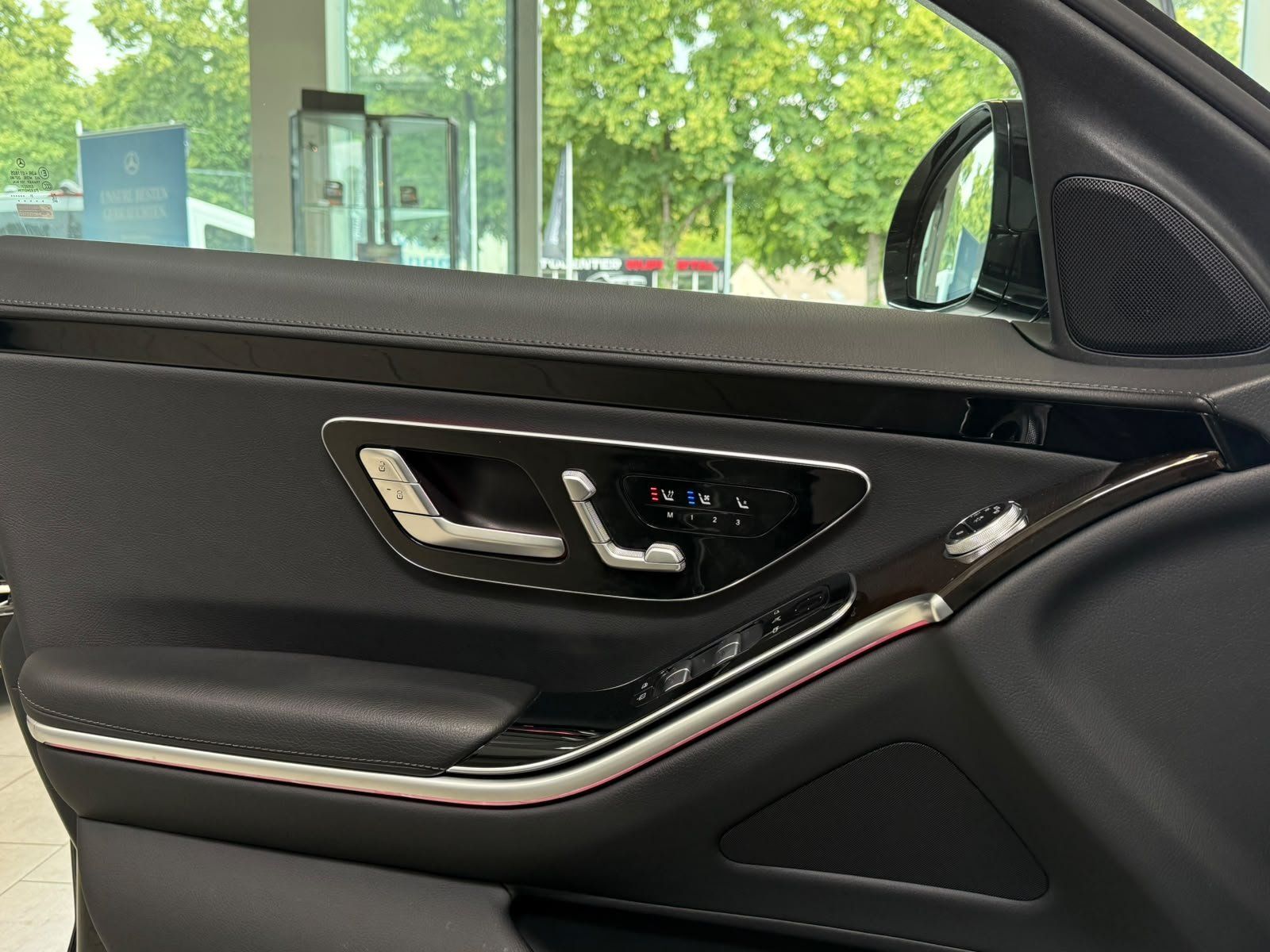 Fahrzeugabbildung Mercedes-Benz S 350 d 4M DISTR+AIRM+FAP+EDW+KEYLESS+DLIGHT+19"