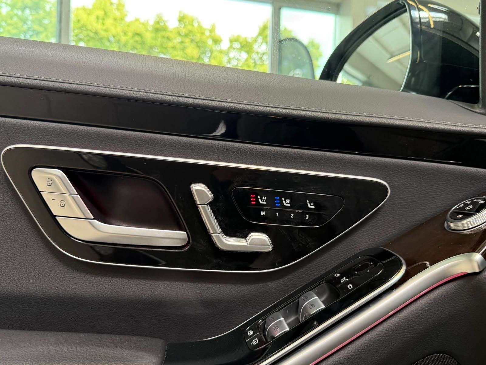 Fahrzeugabbildung Mercedes-Benz S 350 d 4M DISTR+AIRM+FAP+EDW+KEYLESS+DLIGHT+19"