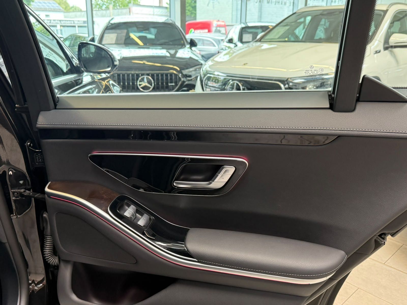 Fahrzeugabbildung Mercedes-Benz S 350 d 4M DISTR+AIRM+FAP+EDW+KEYLESS+DLIGHT+19"