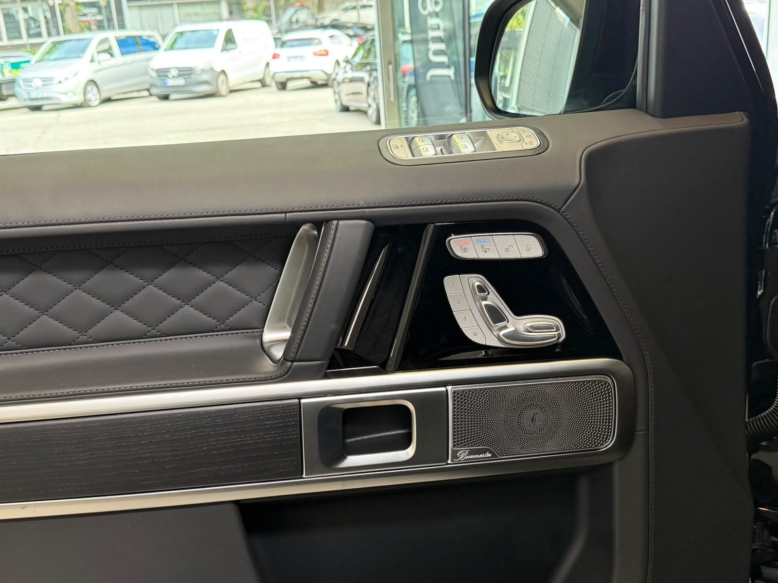 Fahrzeugabbildung Mercedes-Benz G 450 d AMG SUPERIOR+SMARAGD+KEYLESS+NIGHT2+AHK