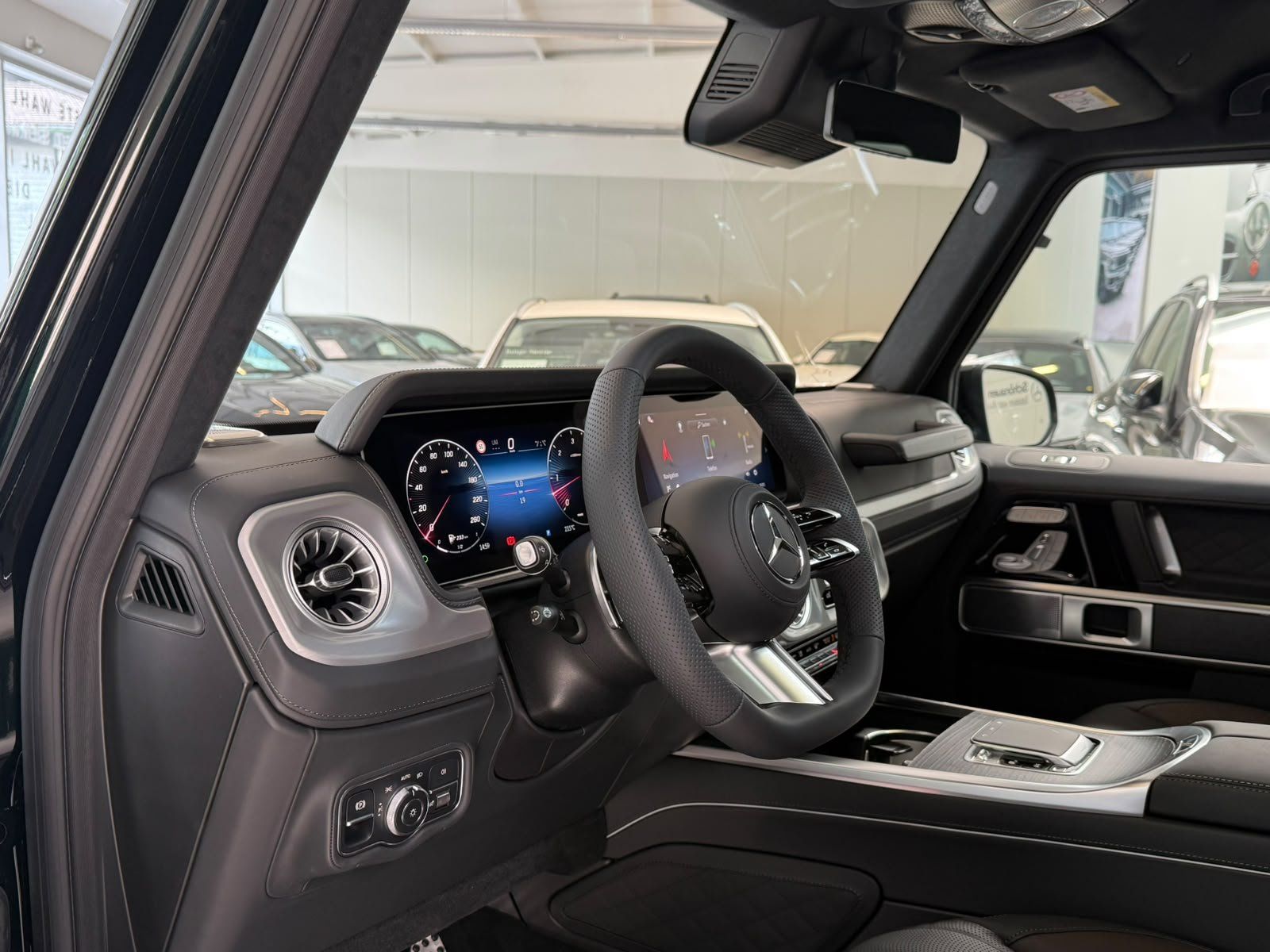 Fahrzeugabbildung Mercedes-Benz G 450 d AMG SUPERIOR+SMARAGD+KEYLESS+NIGHT2+AHK