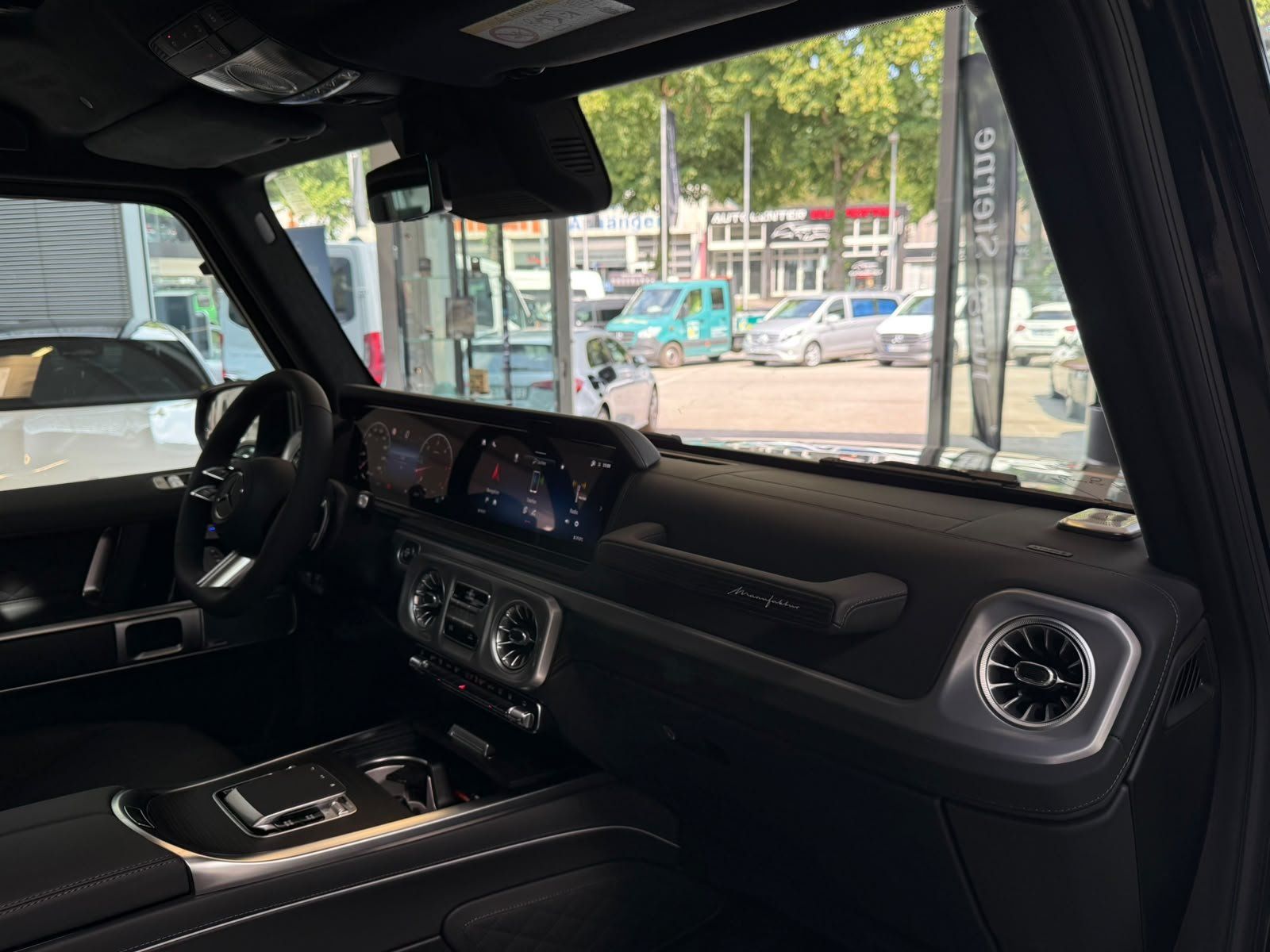 Fahrzeugabbildung Mercedes-Benz G 450 d AMG SUPERIOR+SMARAGD+KEYLESS+NIGHT2+AHK