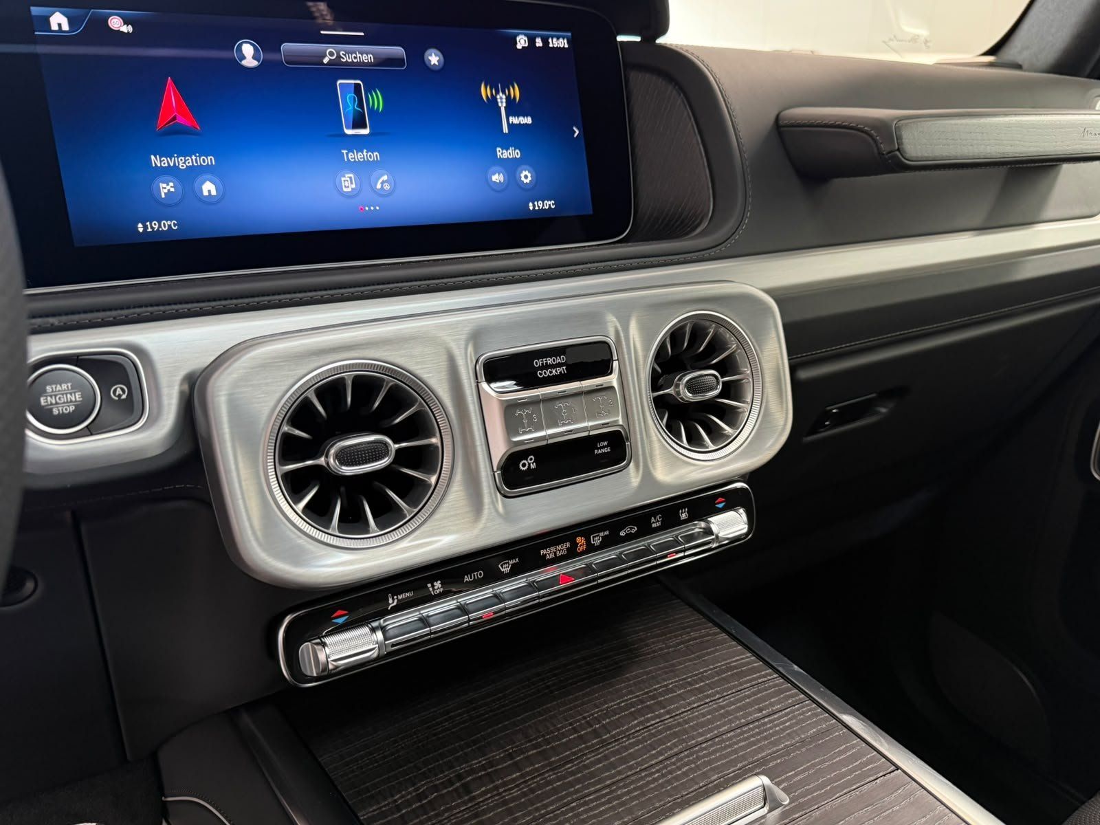 Fahrzeugabbildung Mercedes-Benz G 450 d AMG SUPERIOR+SMARAGD+KEYLESS+NIGHT2+AHK