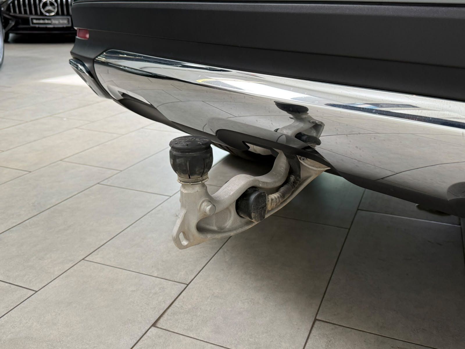 Fahrzeugabbildung Mercedes-Benz GLE 300d 4M PANO+AHK+MBEAM+KAMERA+AMBIENTE+CARPL