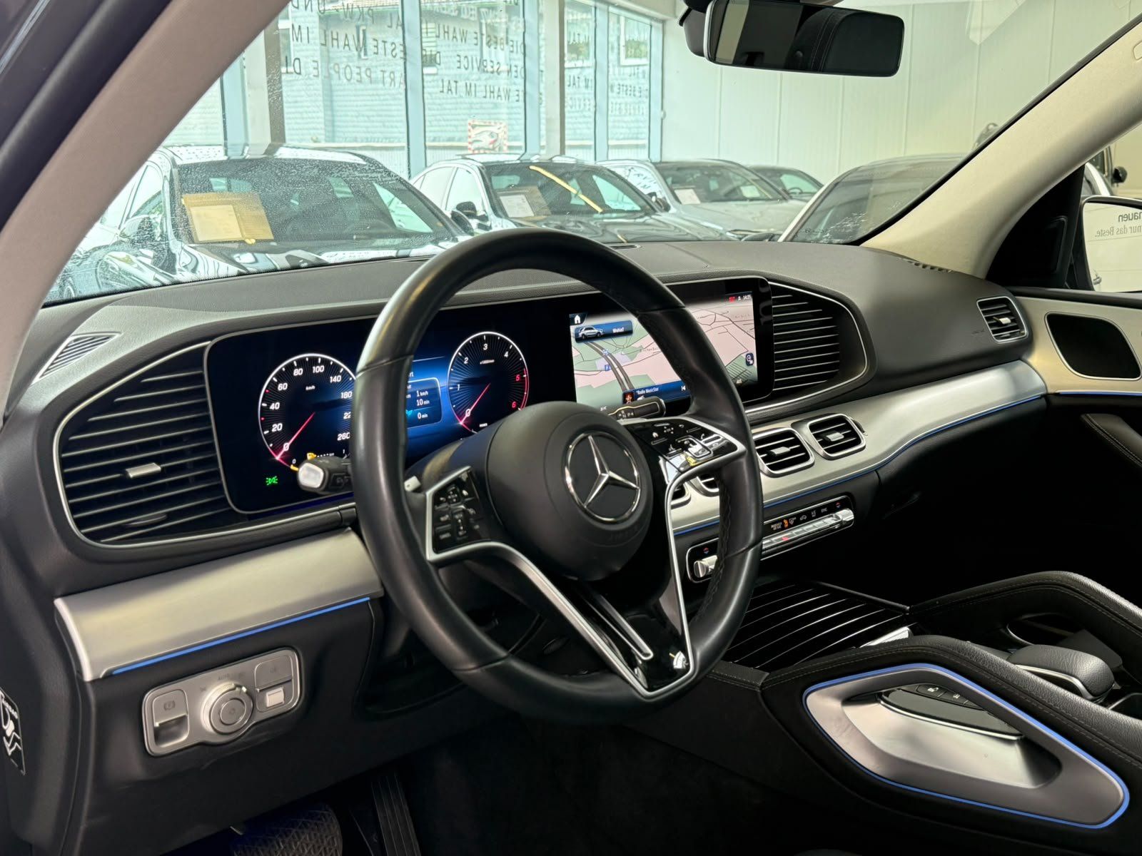 Fahrzeugabbildung Mercedes-Benz GLE 300d 4M PANO+AHK+MBEAM+KAMERA+AMBIENTE+CARPL