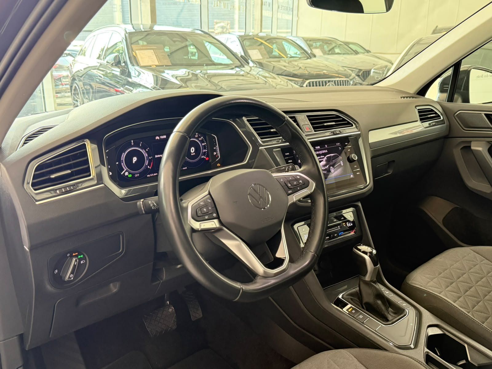 Fahrzeugabbildung Volkswagen Tiguan 1.4 TSI eHybrid Life ACC+CARPLAY+LED+ALS