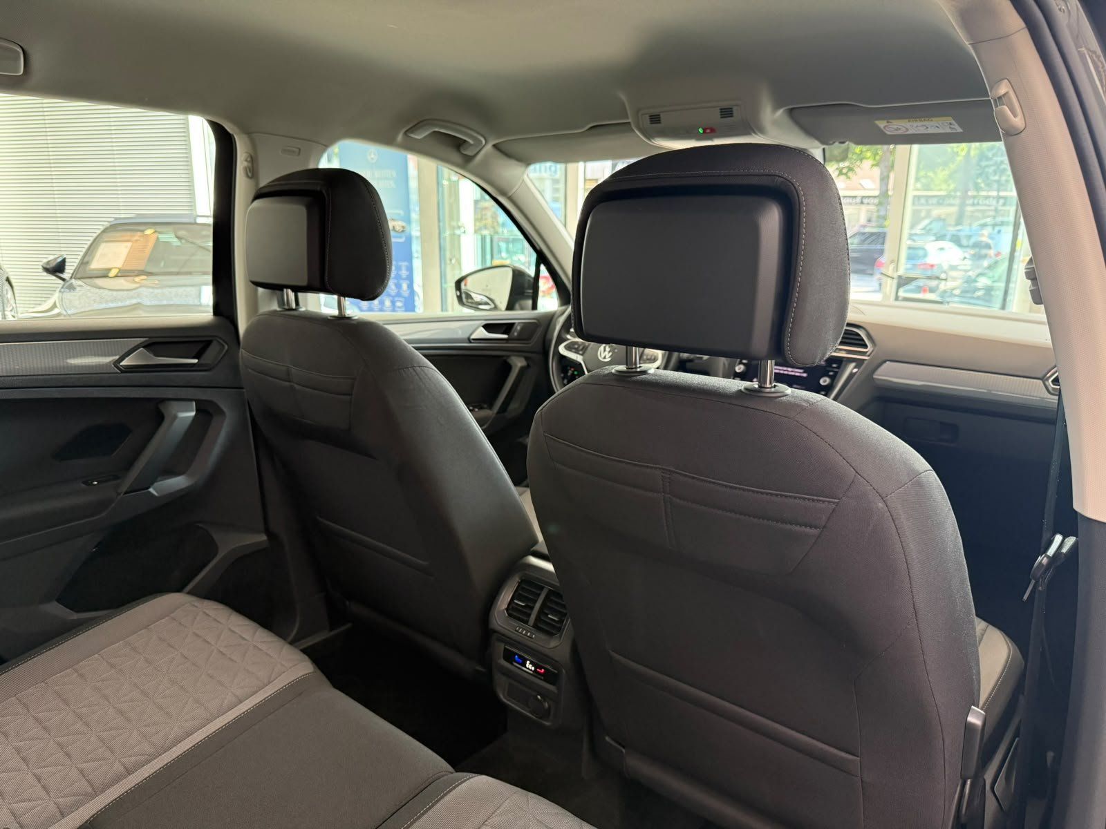 Fahrzeugabbildung Volkswagen Tiguan 1.4 TSI eHybrid Life ACC+CARPLAY+LED+ALS
