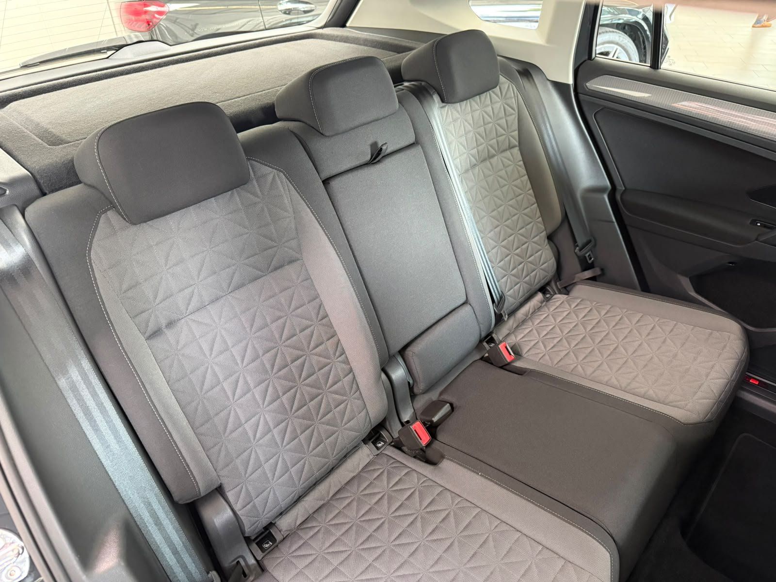 Fahrzeugabbildung Volkswagen Tiguan 1.4 TSI eHybrid Life ACC+CARPLAY+LED+ALS