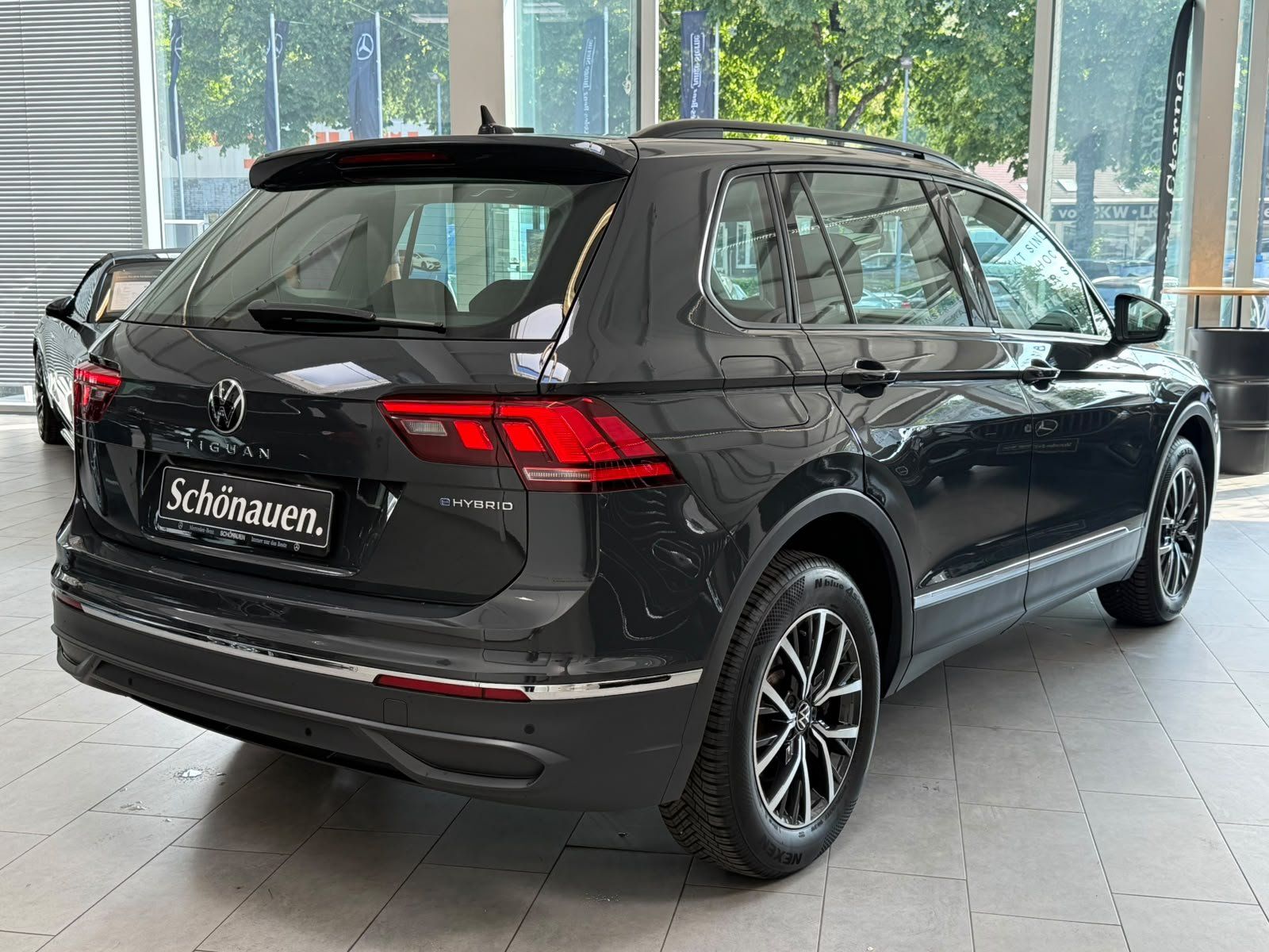 Fahrzeugabbildung Volkswagen Tiguan 1.4 TSI eHybrid Life ACC+CARPLAY+LED+ALS